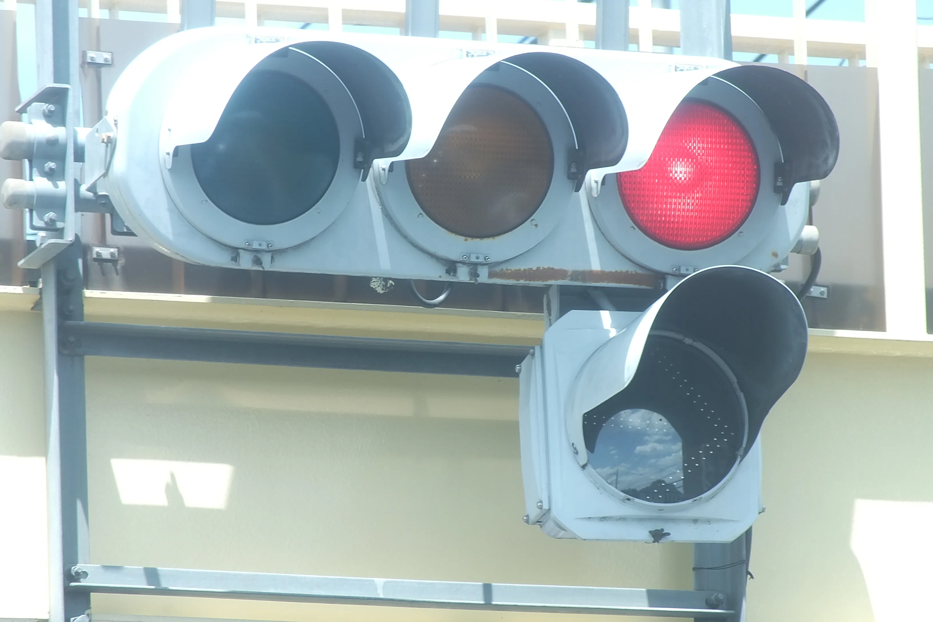 K15-214】東松山市東平「松原」の信号電材低コスト250㎜と小糸S型