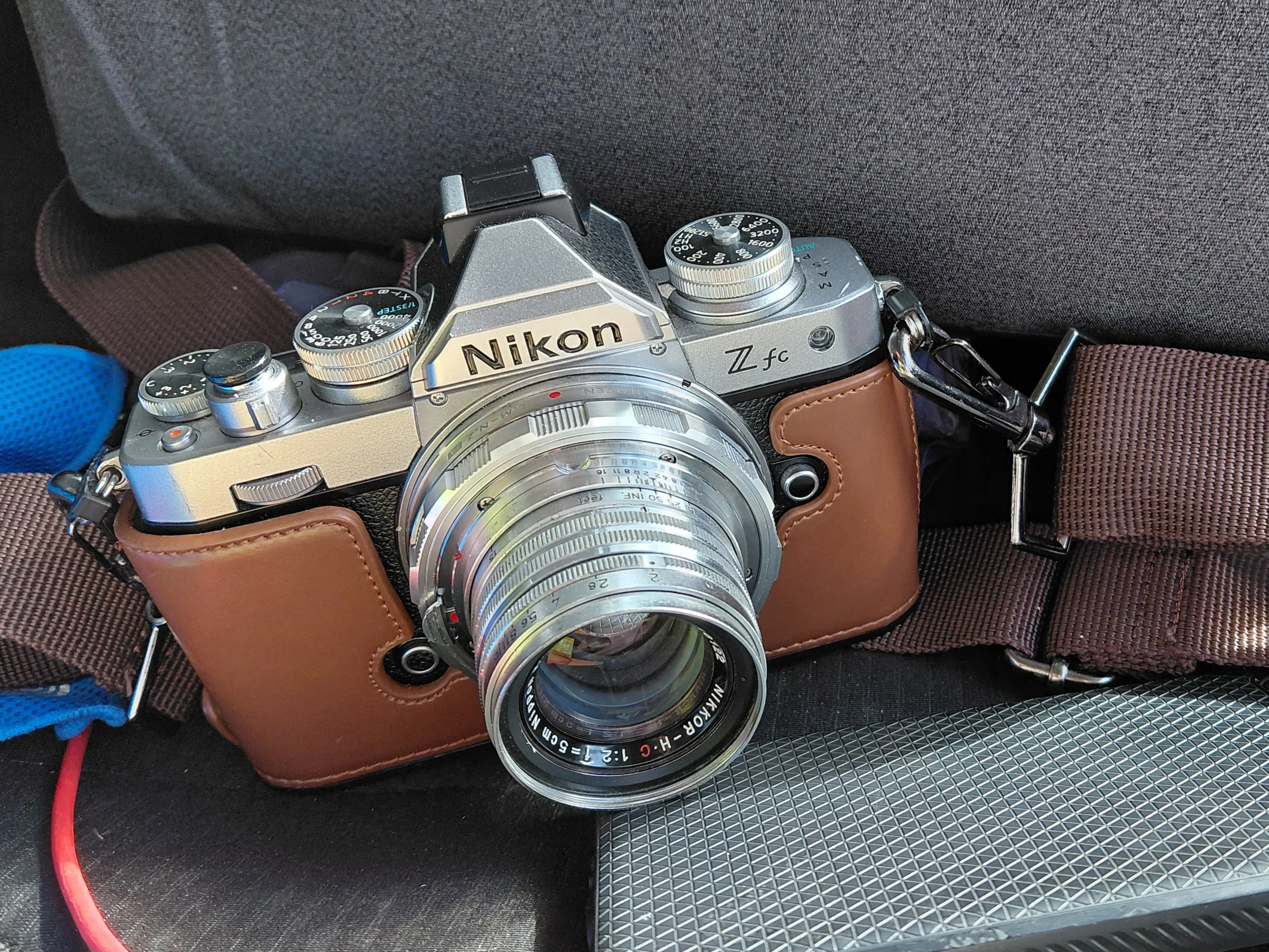 平日、Nikon 休日、OLYMPUS｜宮前コウヘイ