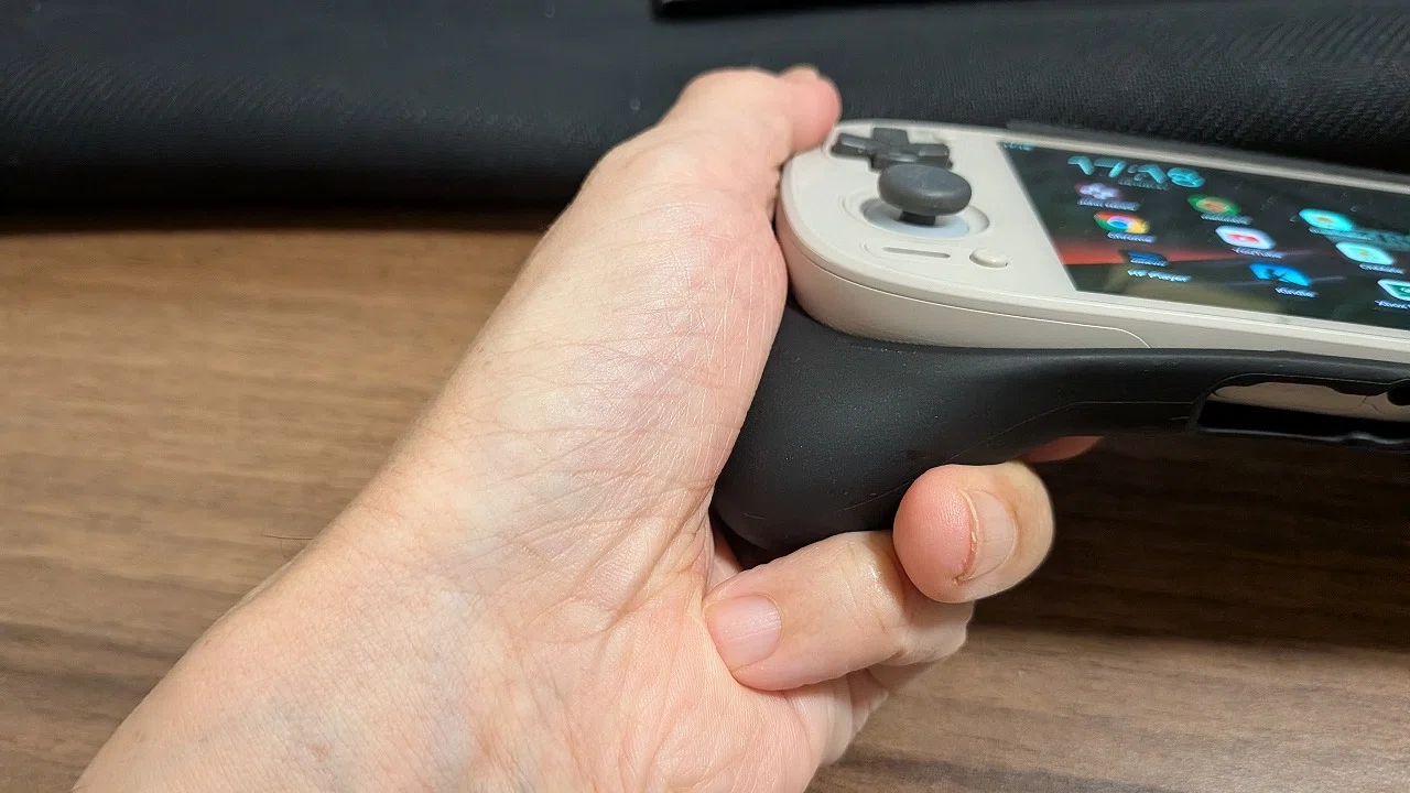 Retroid pocket 5に使える公式グリップ のレビュー（Official grip for