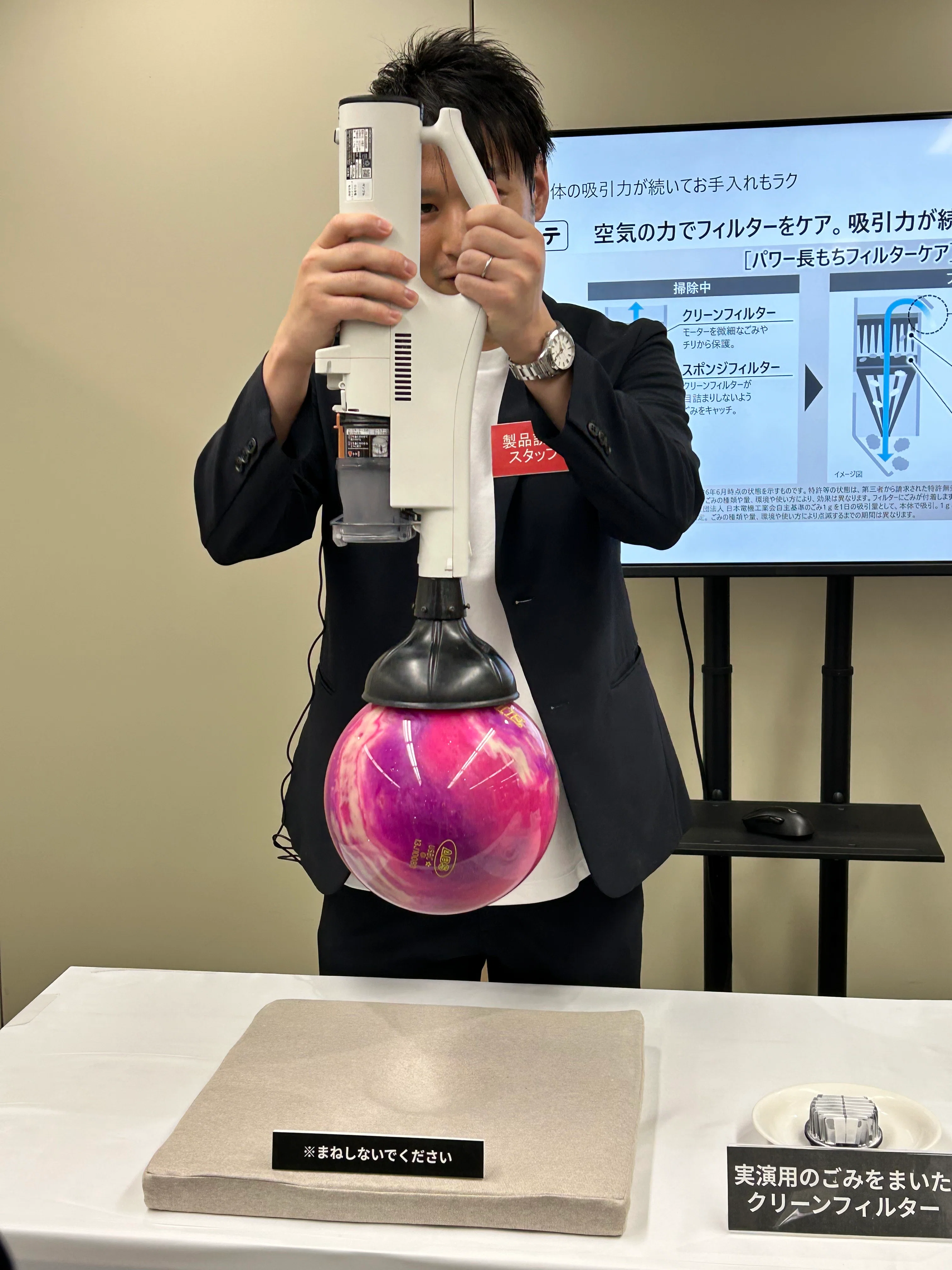 ずっと日立の掃除機が好きだった。新しい「らくメンテスティック」にも