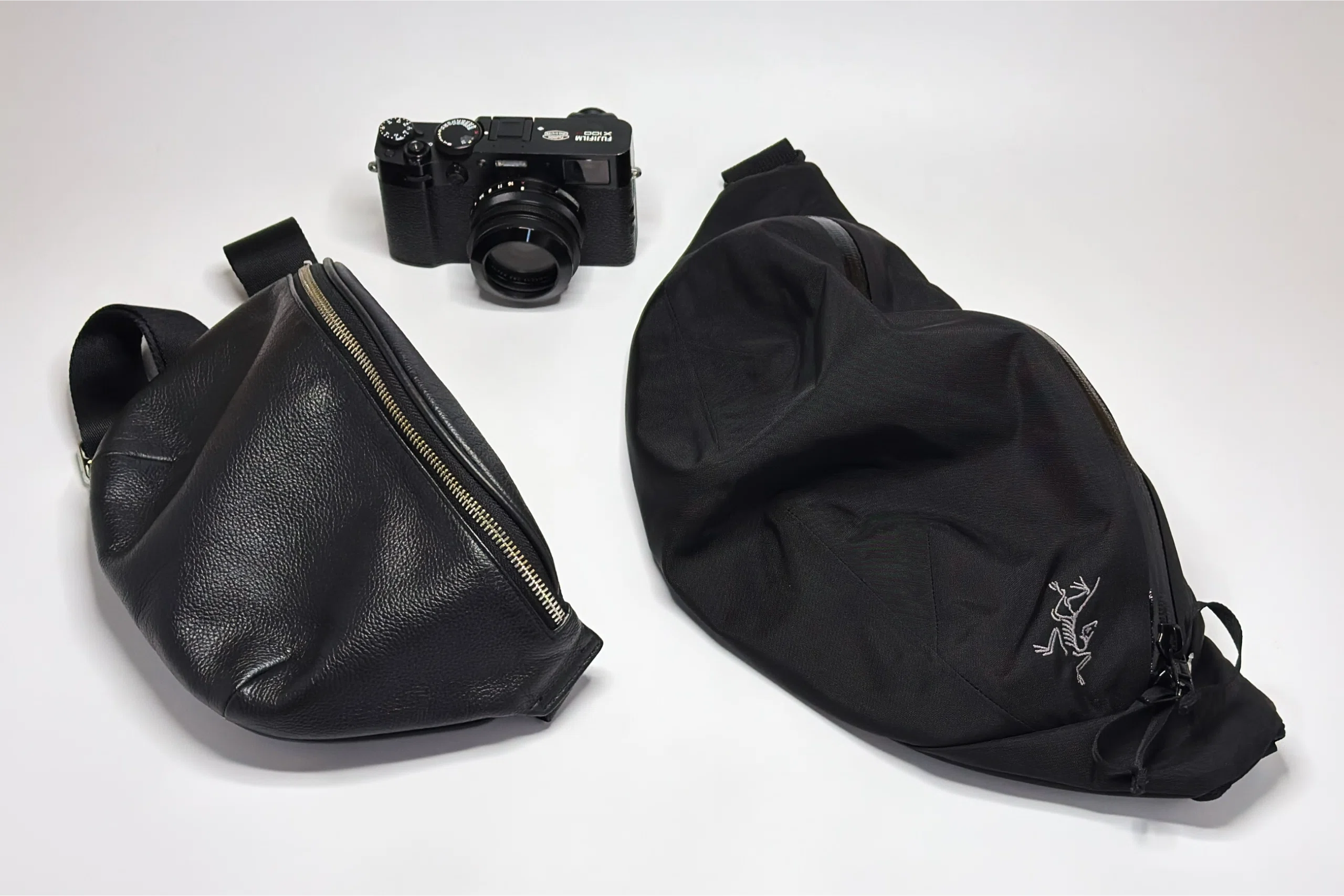 アークテリクス Axios 4 Crossbody レビュー：カメラバッグとして街 