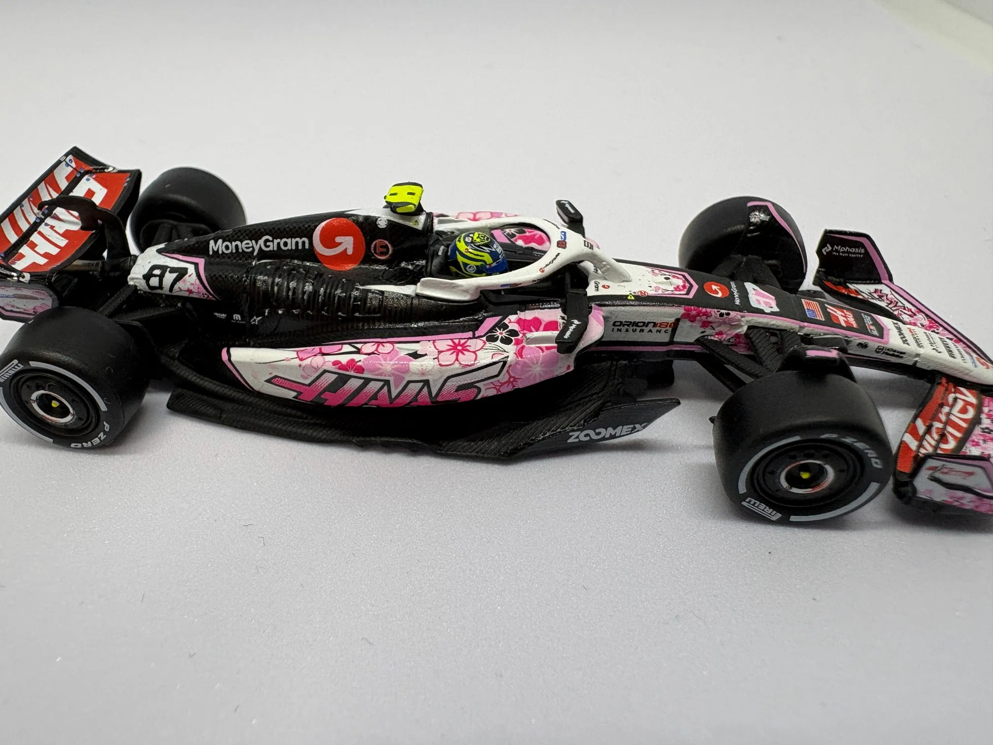スパーク 1/64 ハース VF-25 No.87 2025 F1 日本GP オリバー・ベアマン
