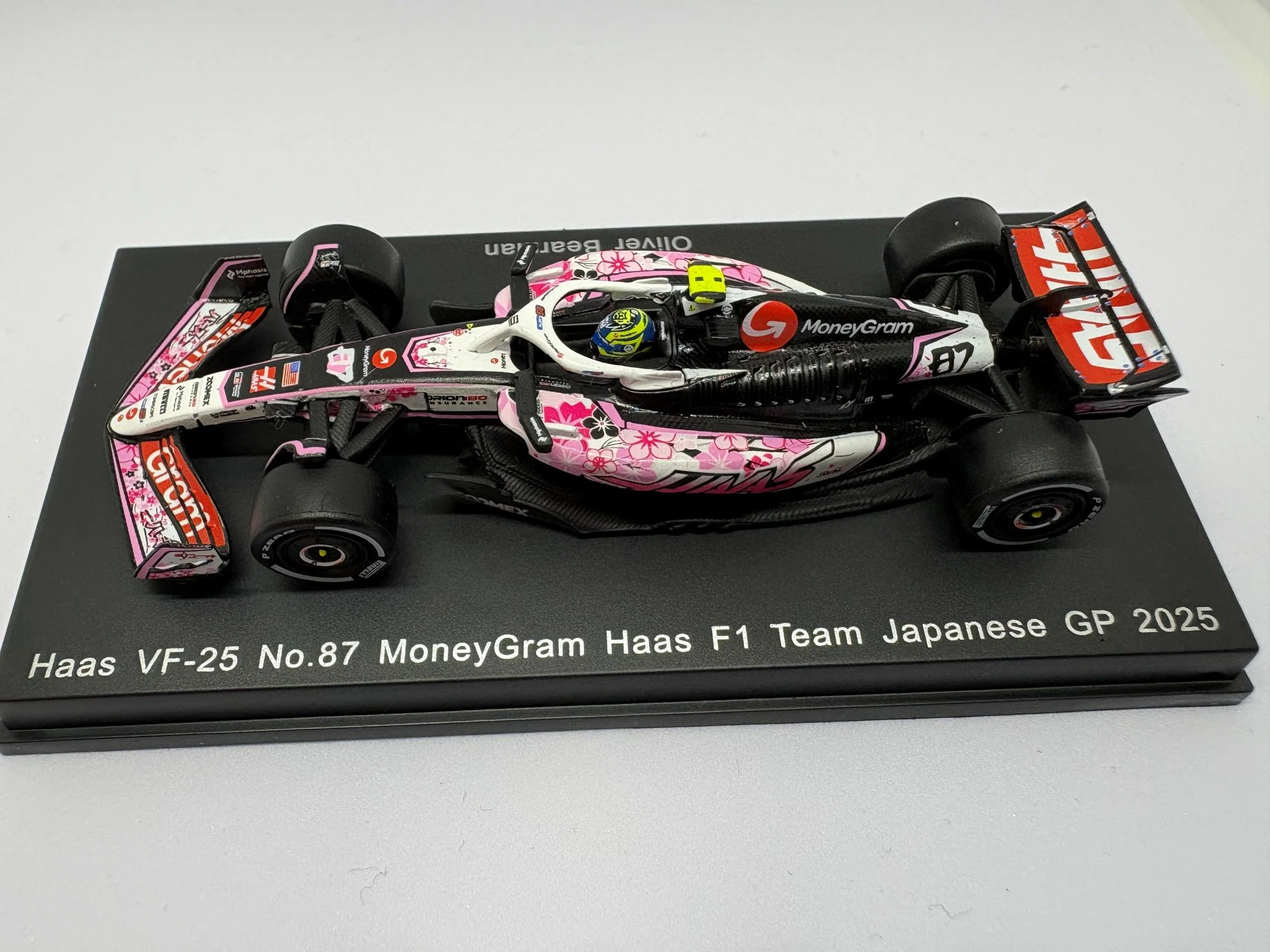 スパーク 1/64 ハース VF-25 No.87 2025 F1 日本GP オリバー・ベアマン