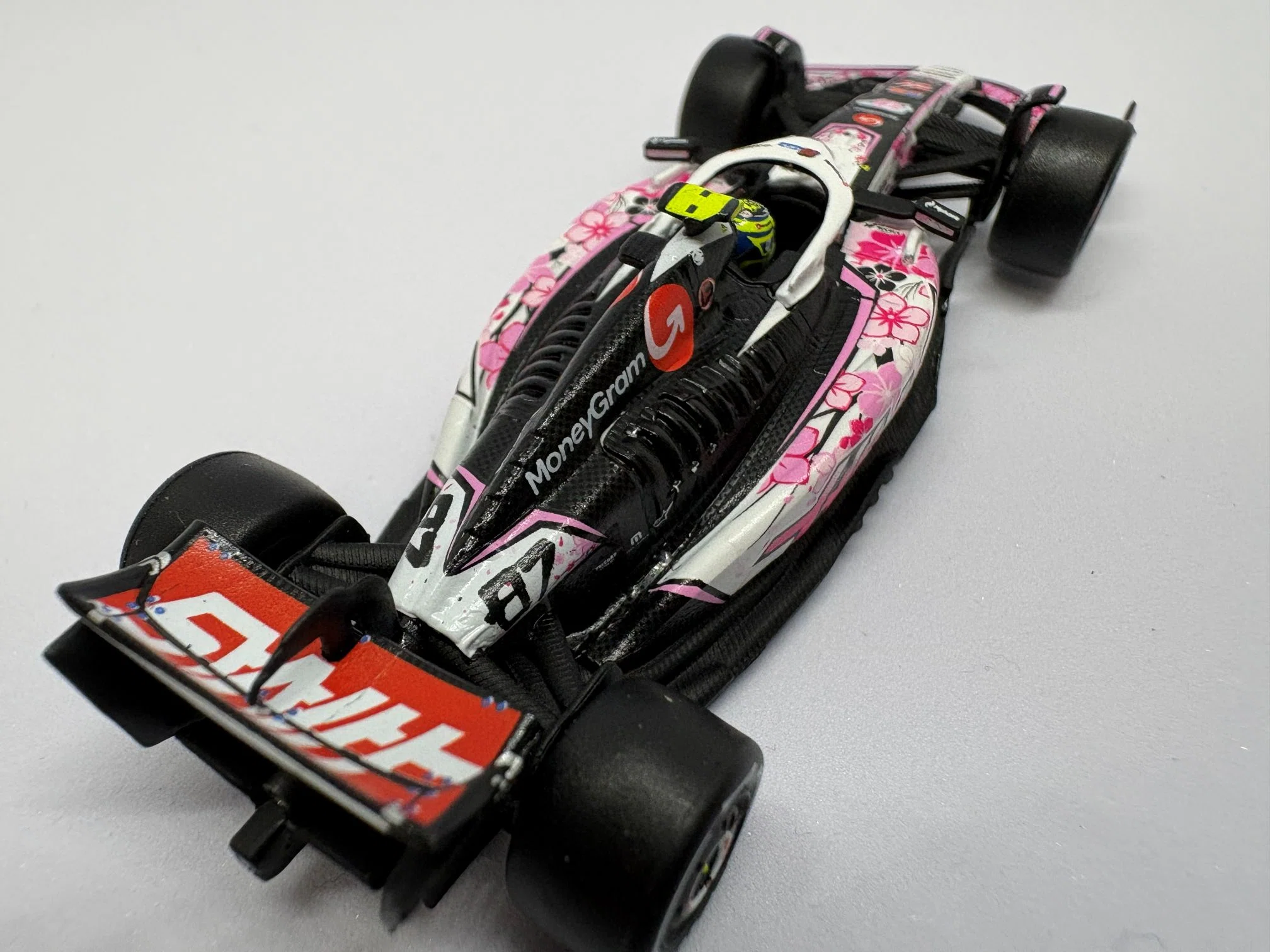 スパーク 1/64 ハース VF-25 No.87 2025 F1 日本GP オリバー・ベアマン
