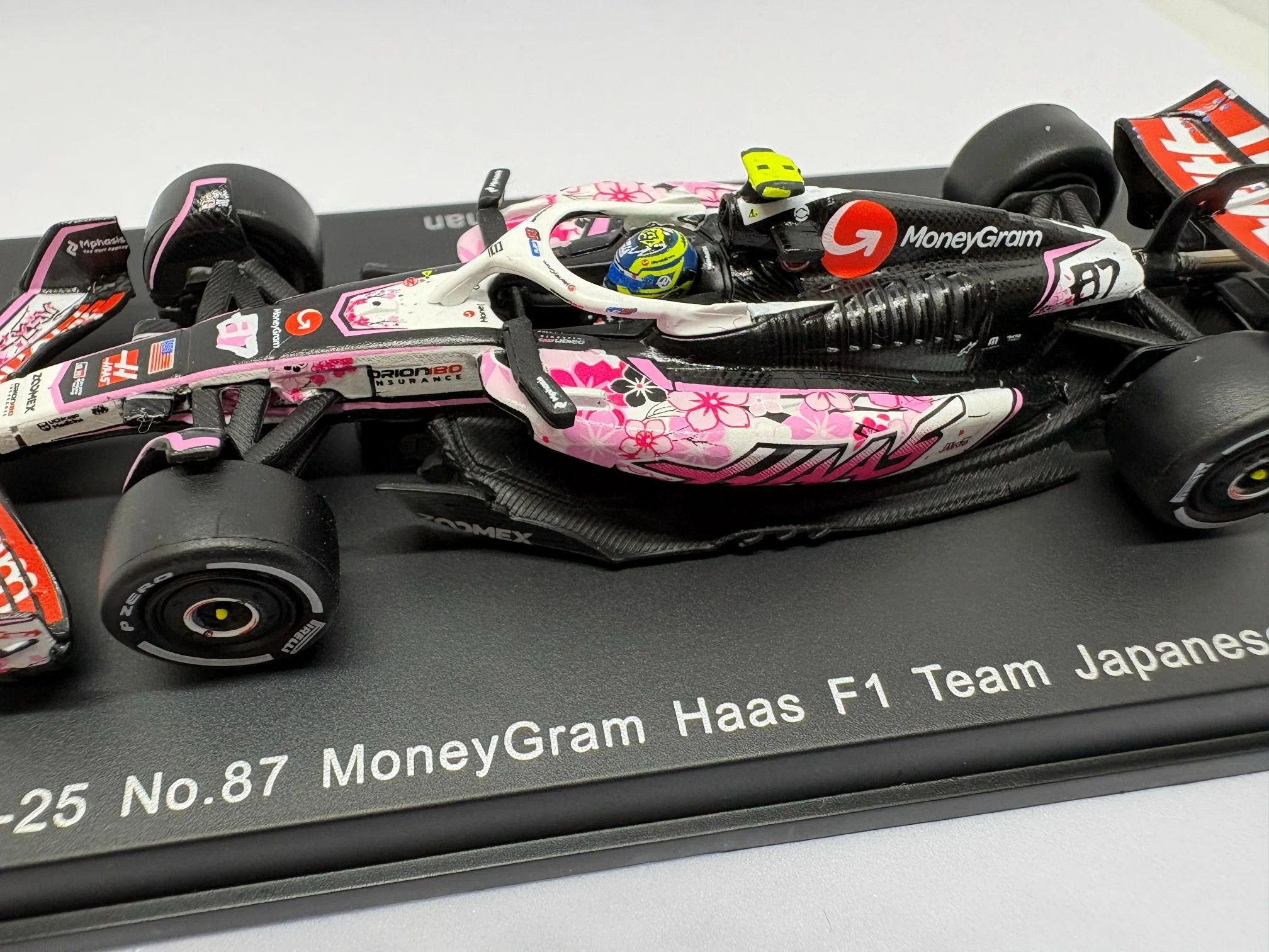 スパーク 1/64 ハース VF-25 No.87 2025 F1 日本GP オリバー・ベアマン