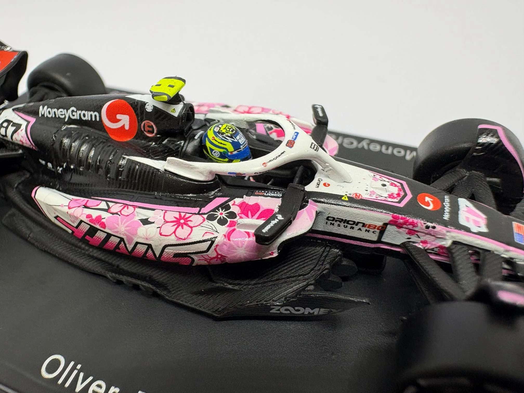スパーク 1/64 ハース VF-25 No.87 2025 F1 日本GP オリバー・ベアマン