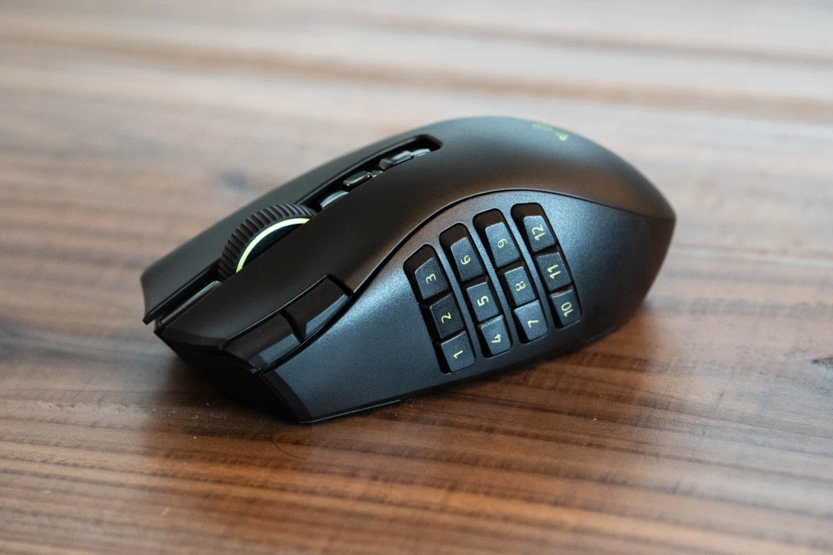 最強の多ボタンマウス”ことRazer Naga V3 Proを試す。【MMOへの最適解