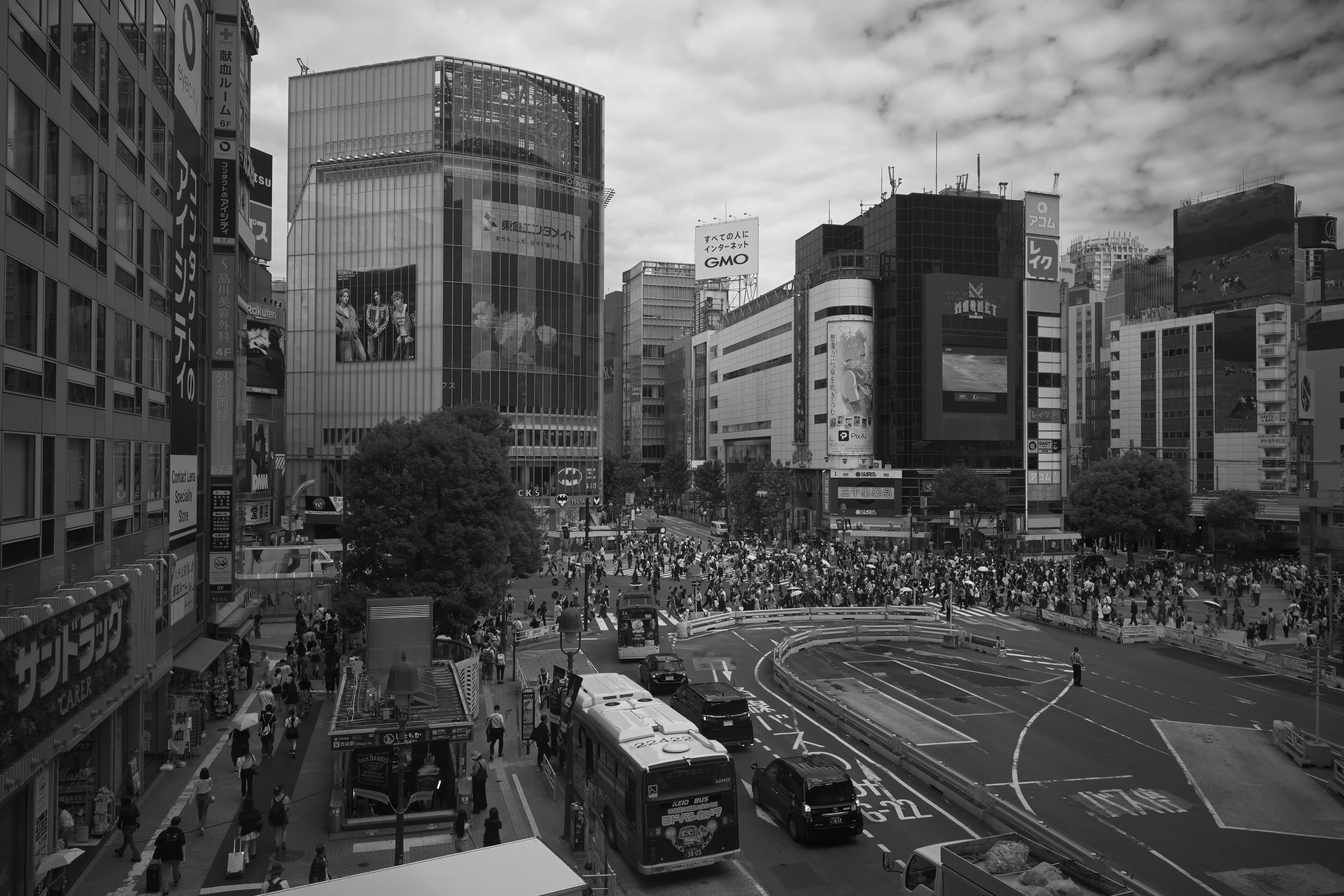東京カメラ部2026写真展を見に行ったついでに渋谷を散歩【Z5II】｜sat