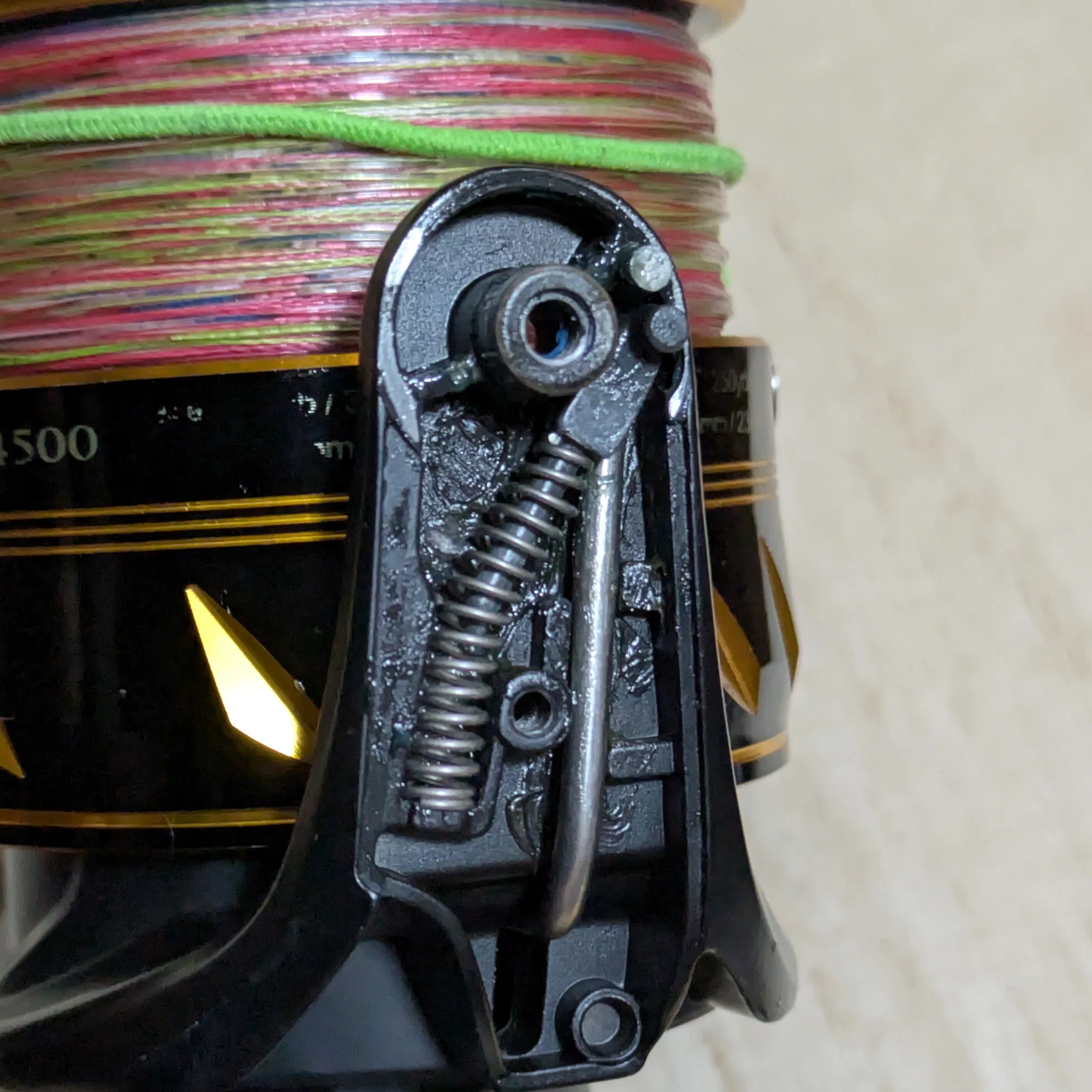 PENN Slammer IV 4500のベールの戻りが悪くなったので修理｜Kiik