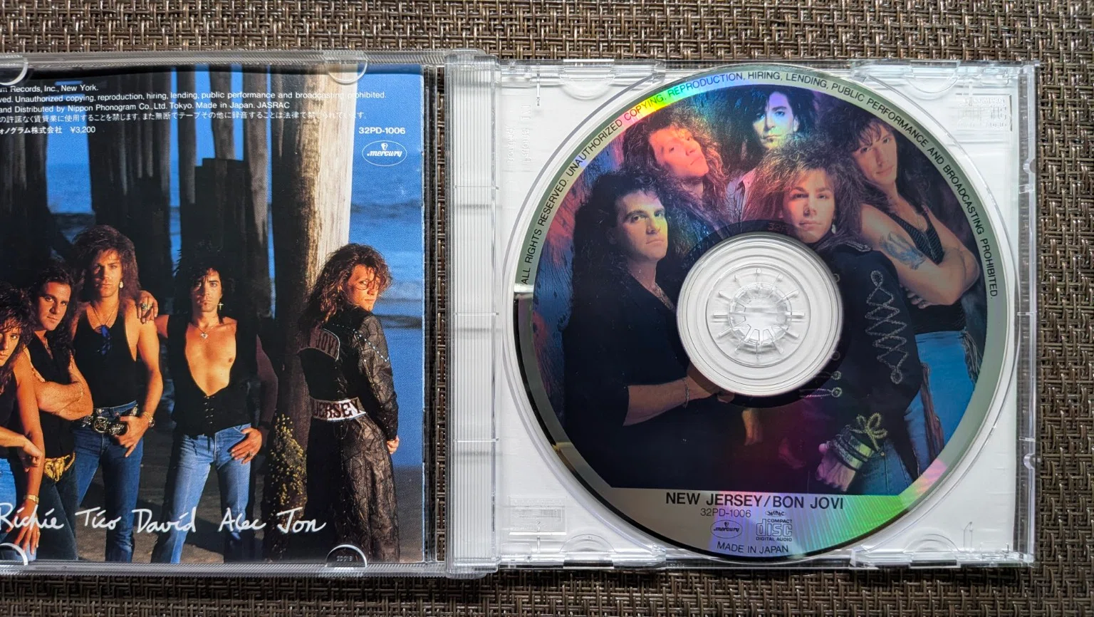 ボン・ジョヴィの日本盤ピクチャーCDを4枚コンプリート！……と思ったら