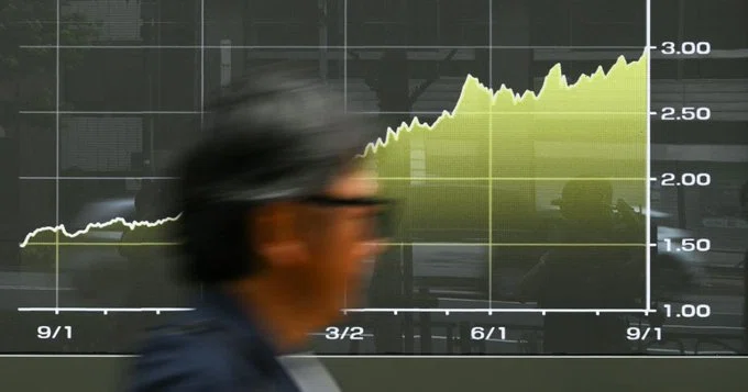Long-term interest rates rise to 3.115% temporarily; bond selling due to global inflation from high oil prices