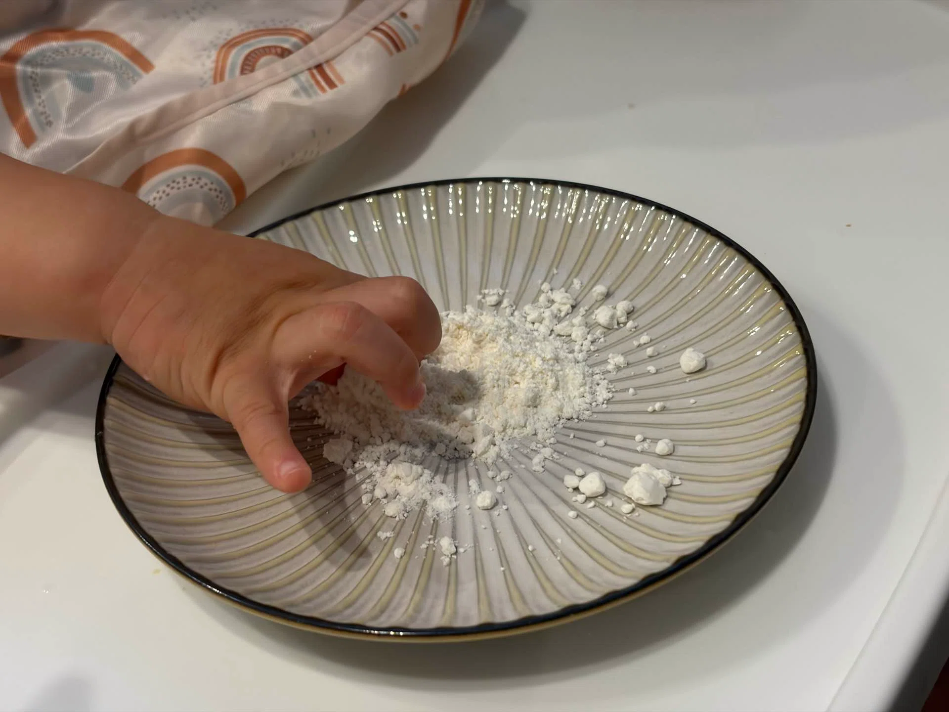 [1-Year-Old Home Care] Sensory Play | Trying Out Flour Clay｜1歳ママ日記📔| 育休 ...