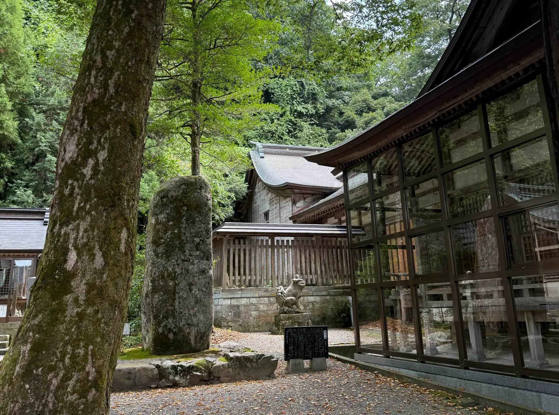 金運の女神　ナンクワク　 選ばれし南部の高僧14人の祈祷　ナヤーン寺院 金劔宮】「金運」だけじゃなかった！奥にいた白山第一王子の謎｜よしよし