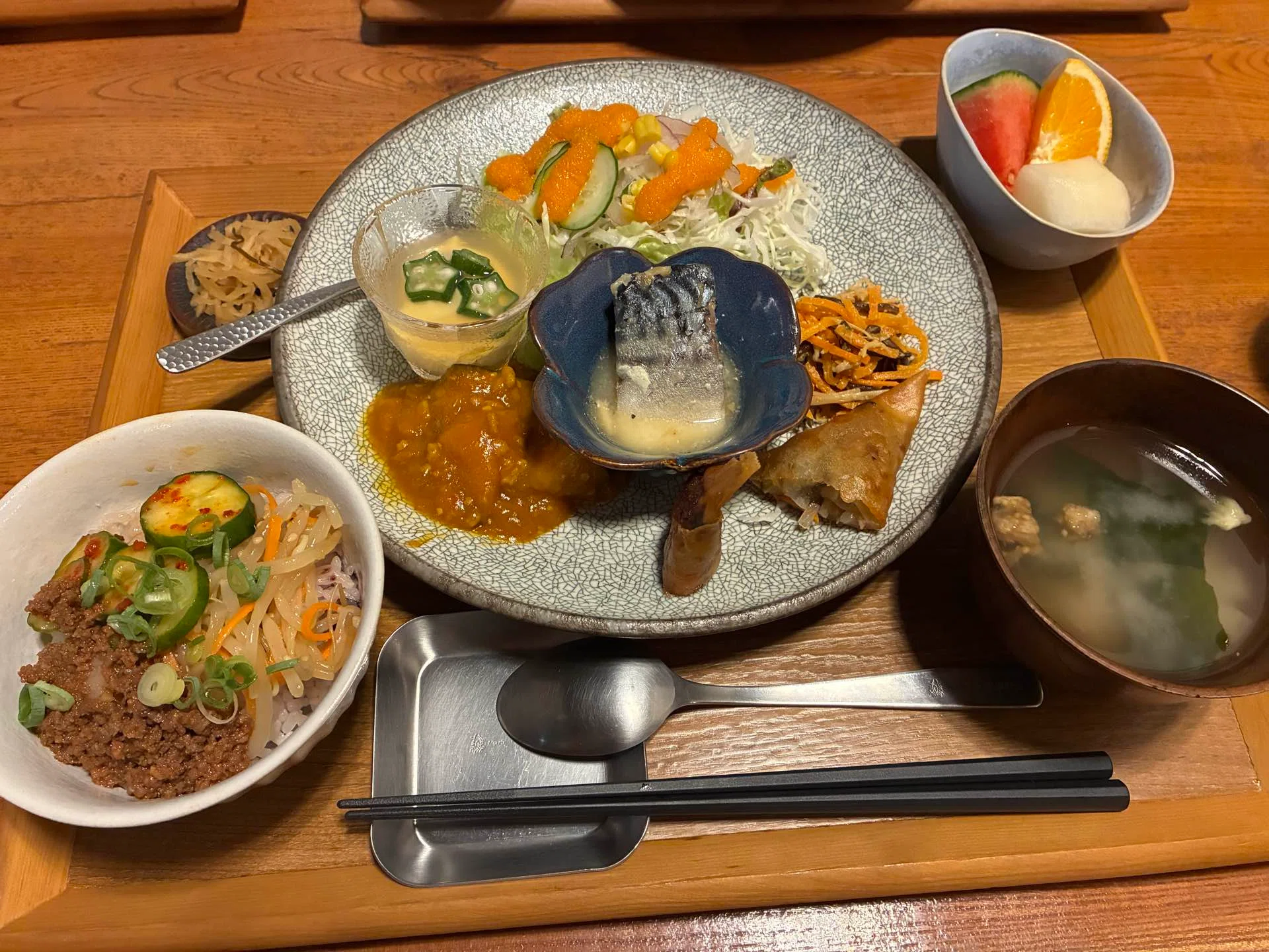 Diary: Words are triangles, Kimura Takuya's walk, and moving ...