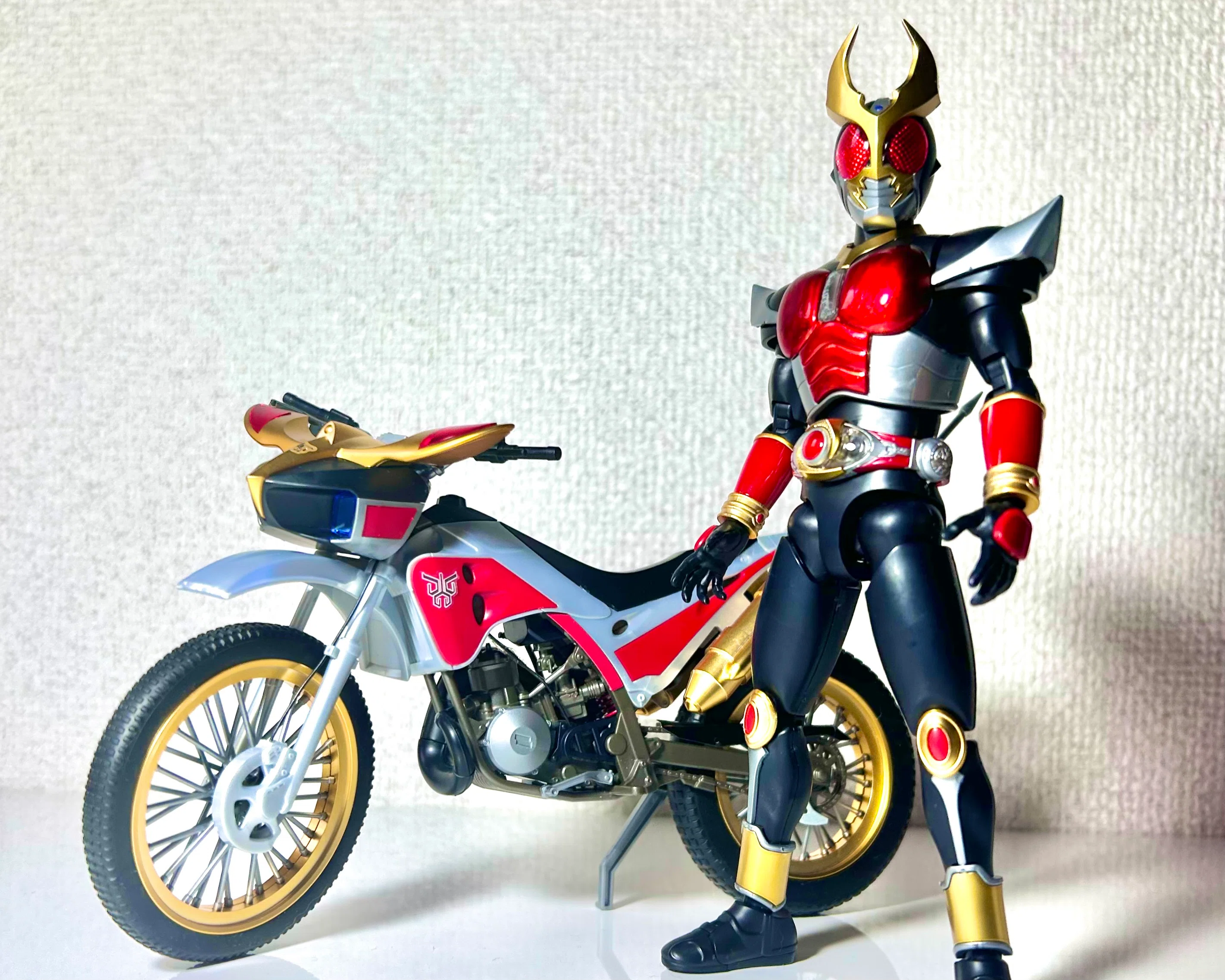 目覚めろ】イコン画の赤いアギトの感想と考察【その魂】｜アオゲソ