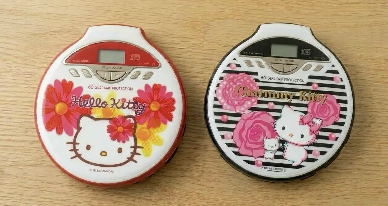 レア！キティーちゃん⭐︎ポータブルCDプレーヤー キティちゃんのポータブルCDプレーヤー、別バージョンを発見してしまっ