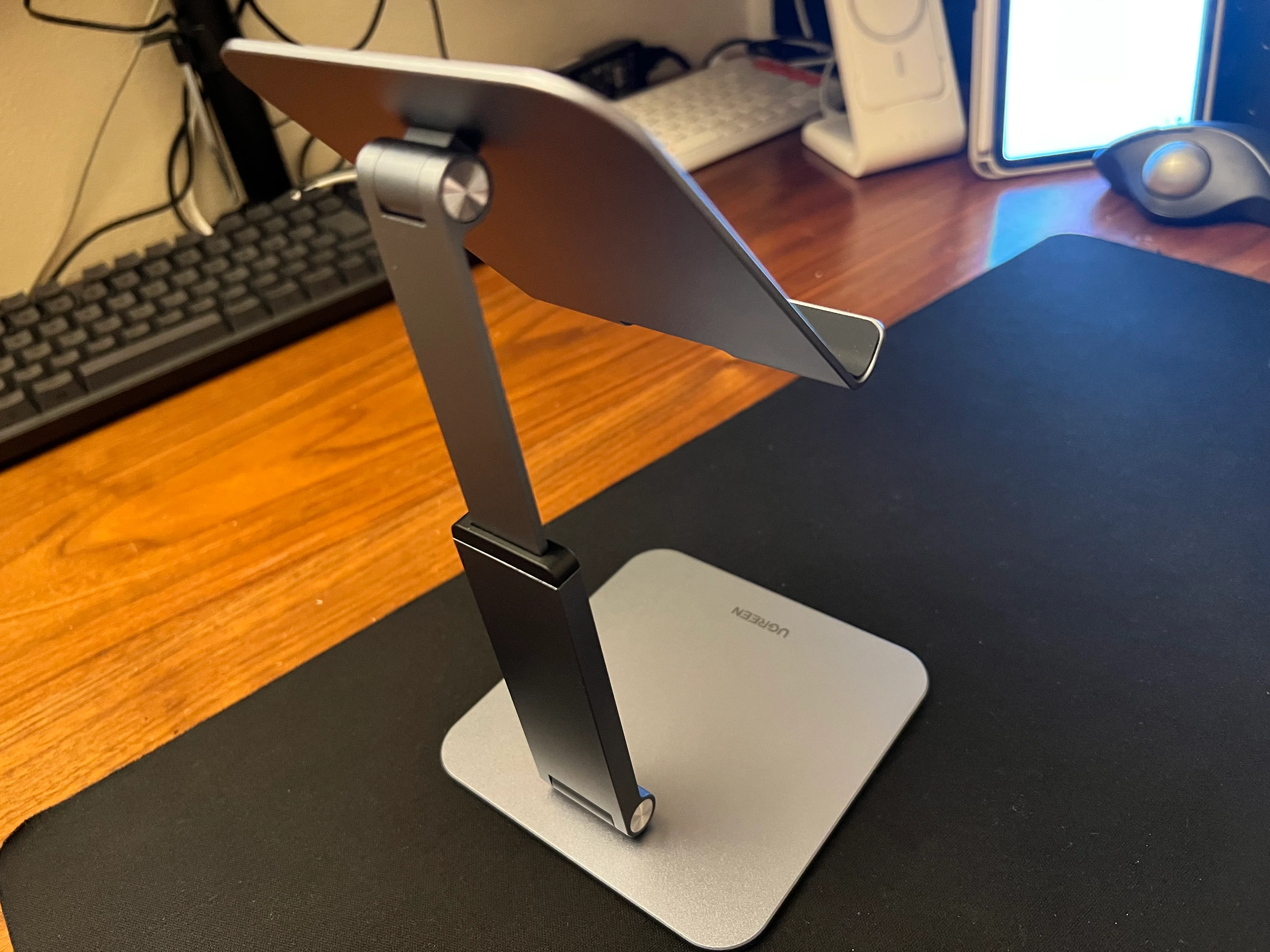 A second tablet stand has completed my iPad mini workspace｜nekojiro8220