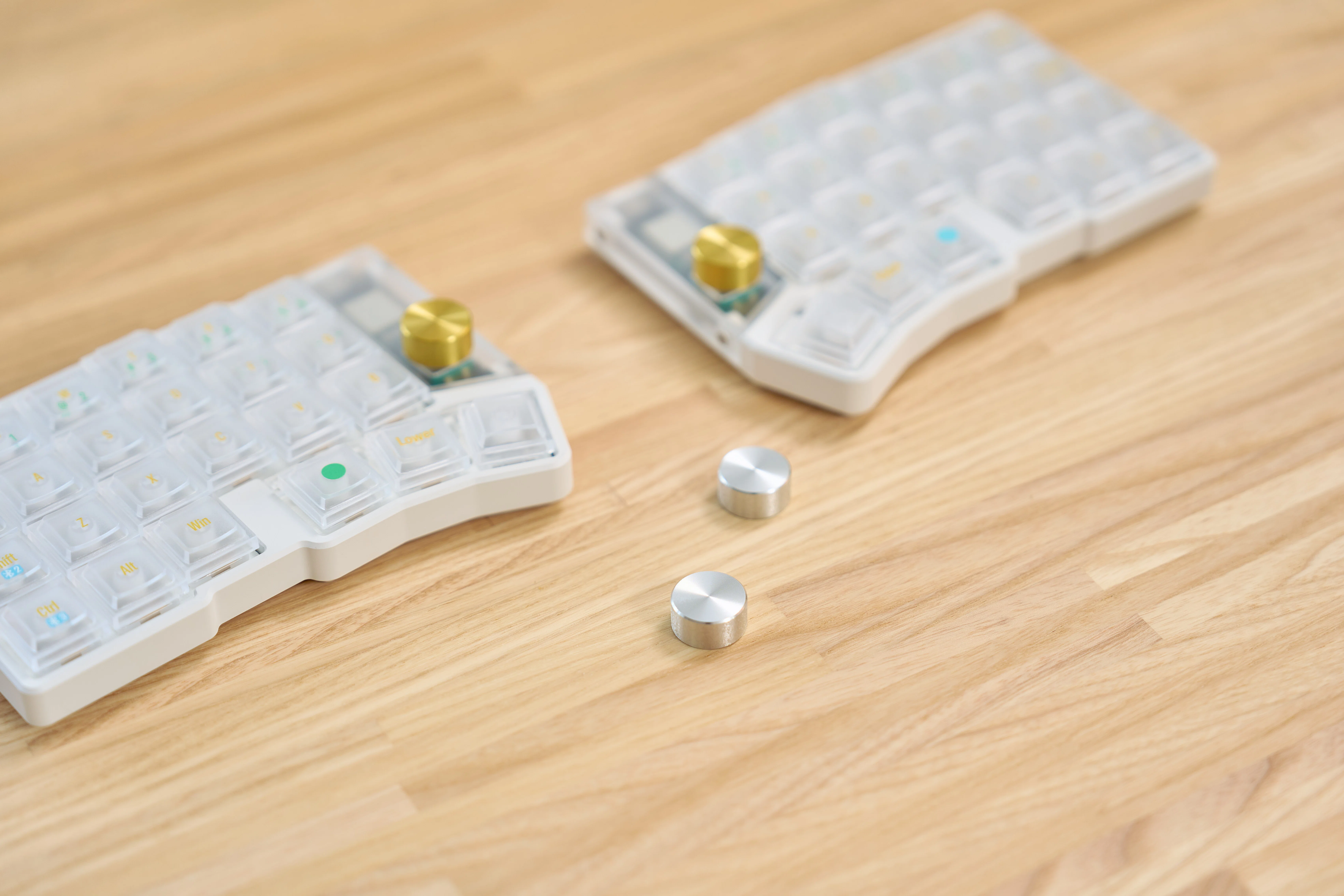 Cornix LP White レビュー｜霧軸とクリアキーキャップで、静かで美しい