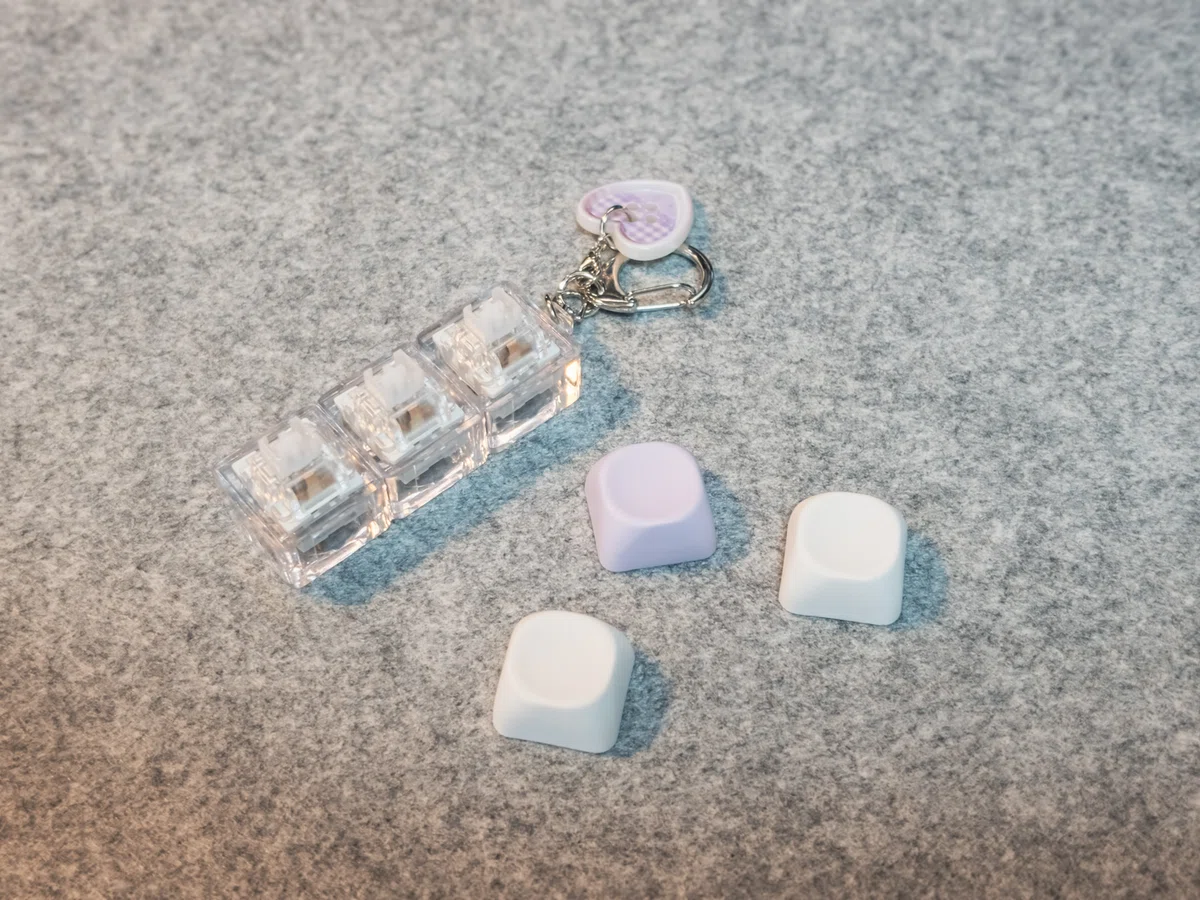 [3COINS Clicky Keychain] A must-see for keyboard lovers! I found a ...