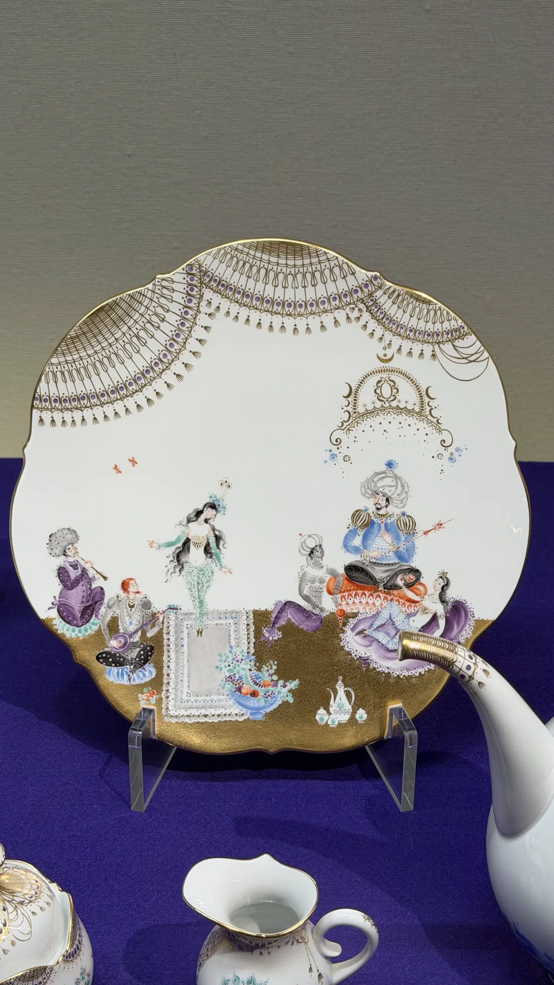 Beauty Crosses the Sea and Lives On: Contemporary Meissen