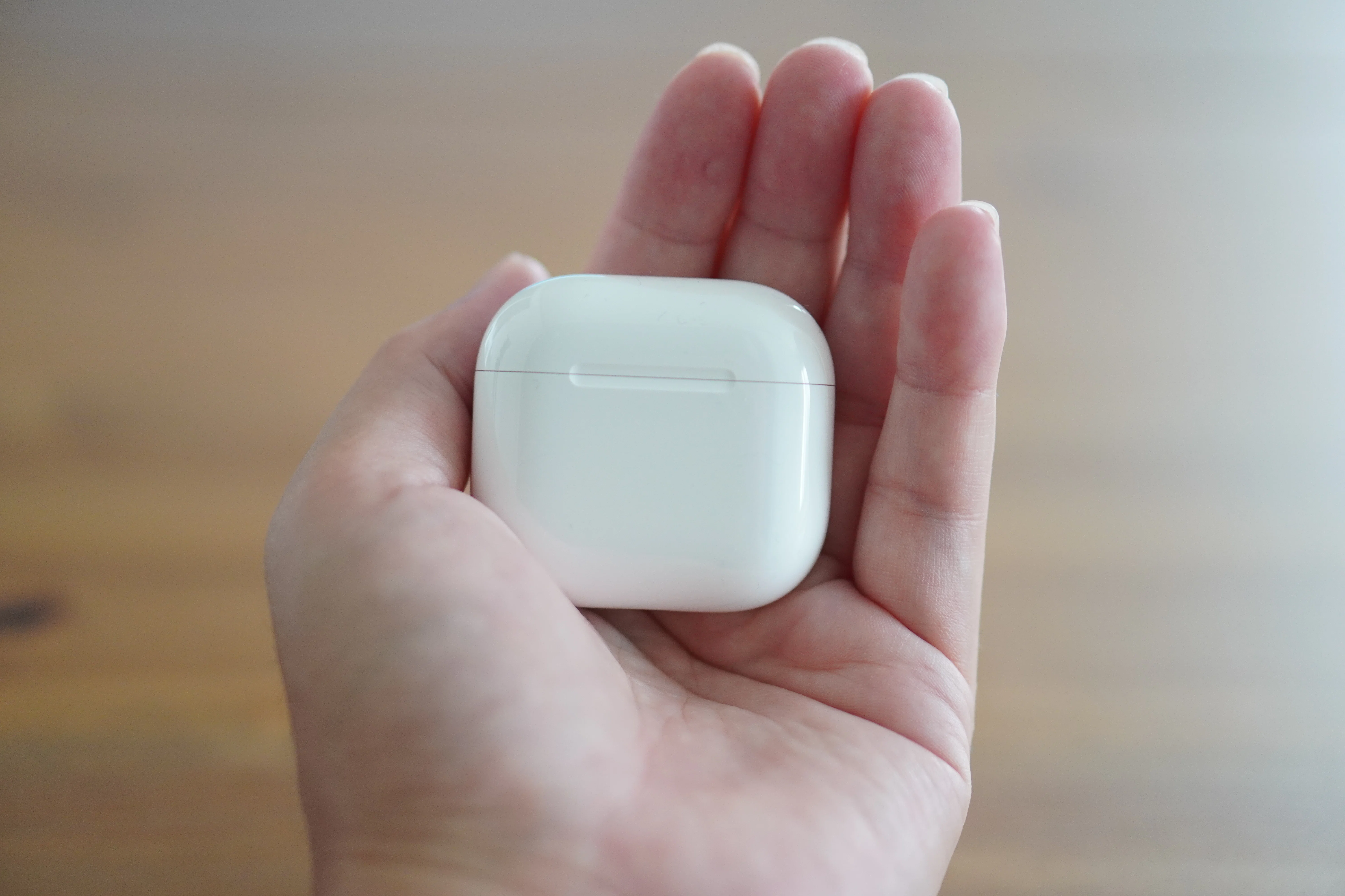 AirPods 5のバッテリー持ちは何時間？充電はどれくらい持つのか実際に