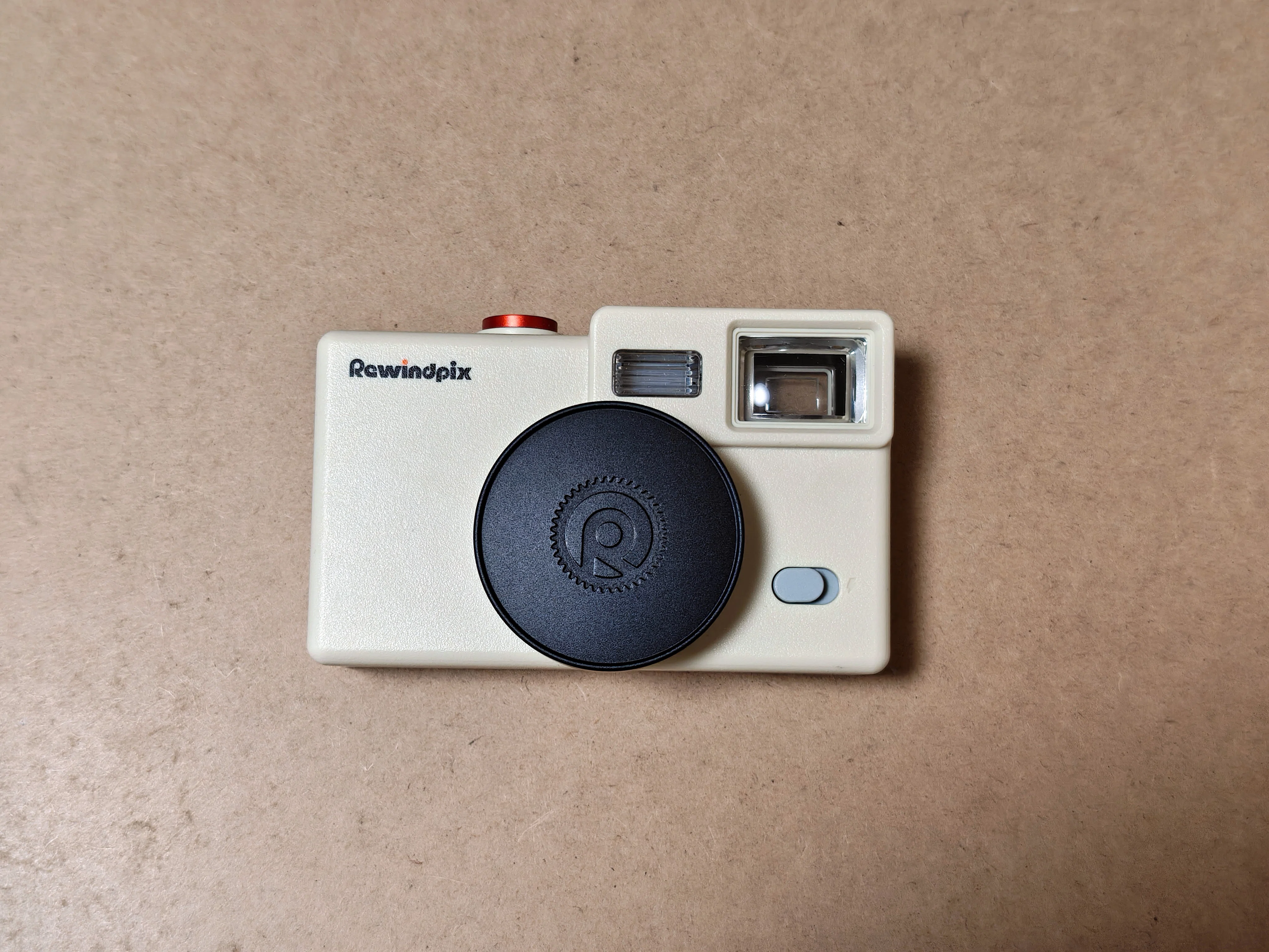 フィルムじゃない。でも、撮っていて楽しい。Rewindpix PS135を使って