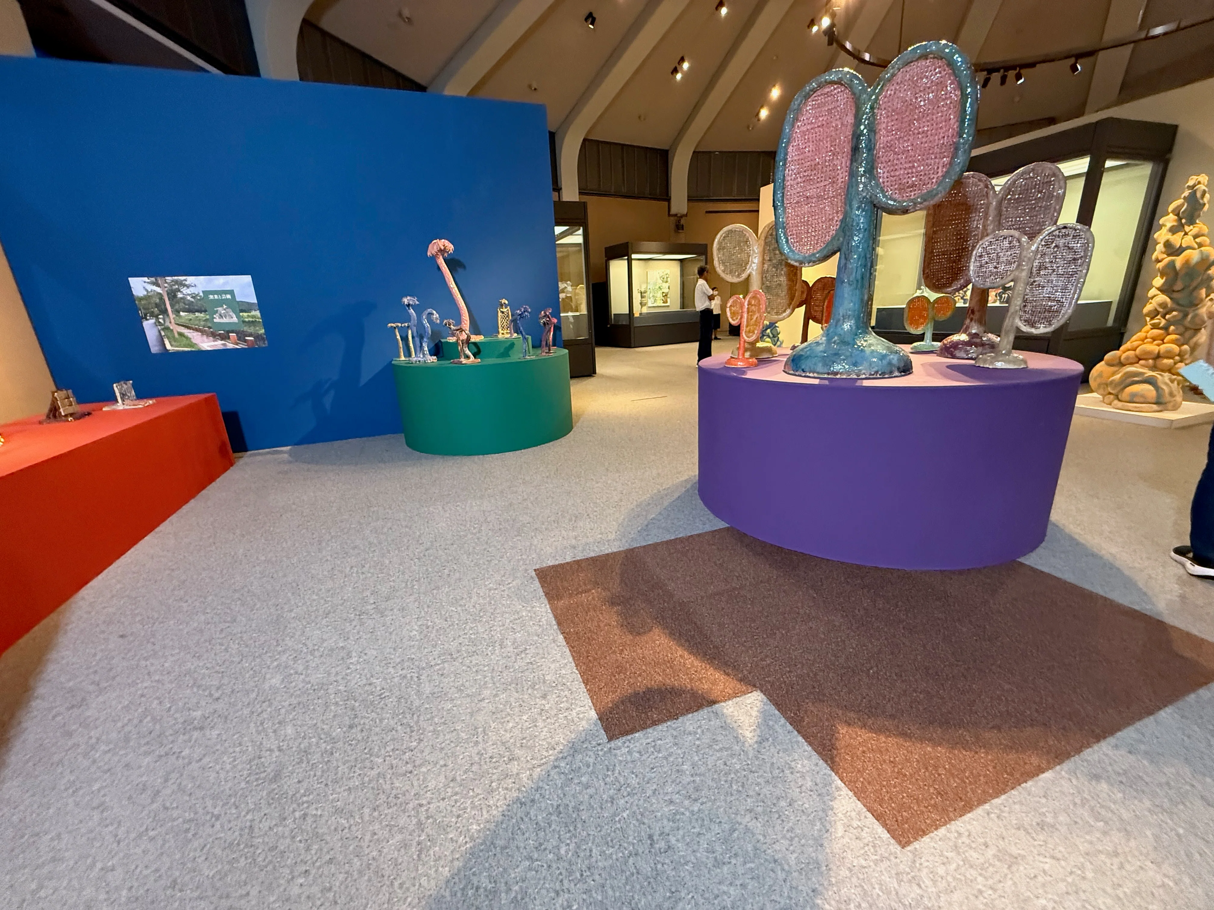 陶板のなかの展覧会 梅津庸一「シガラキ・ニューウェーブ」と「セノ