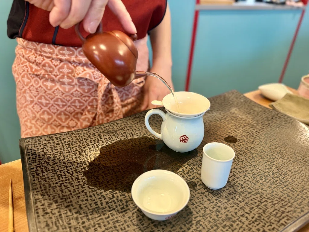 店主さんとの会話も楽しい三軒茶屋の台湾茶藝館。淹れ方クラスや豆花店