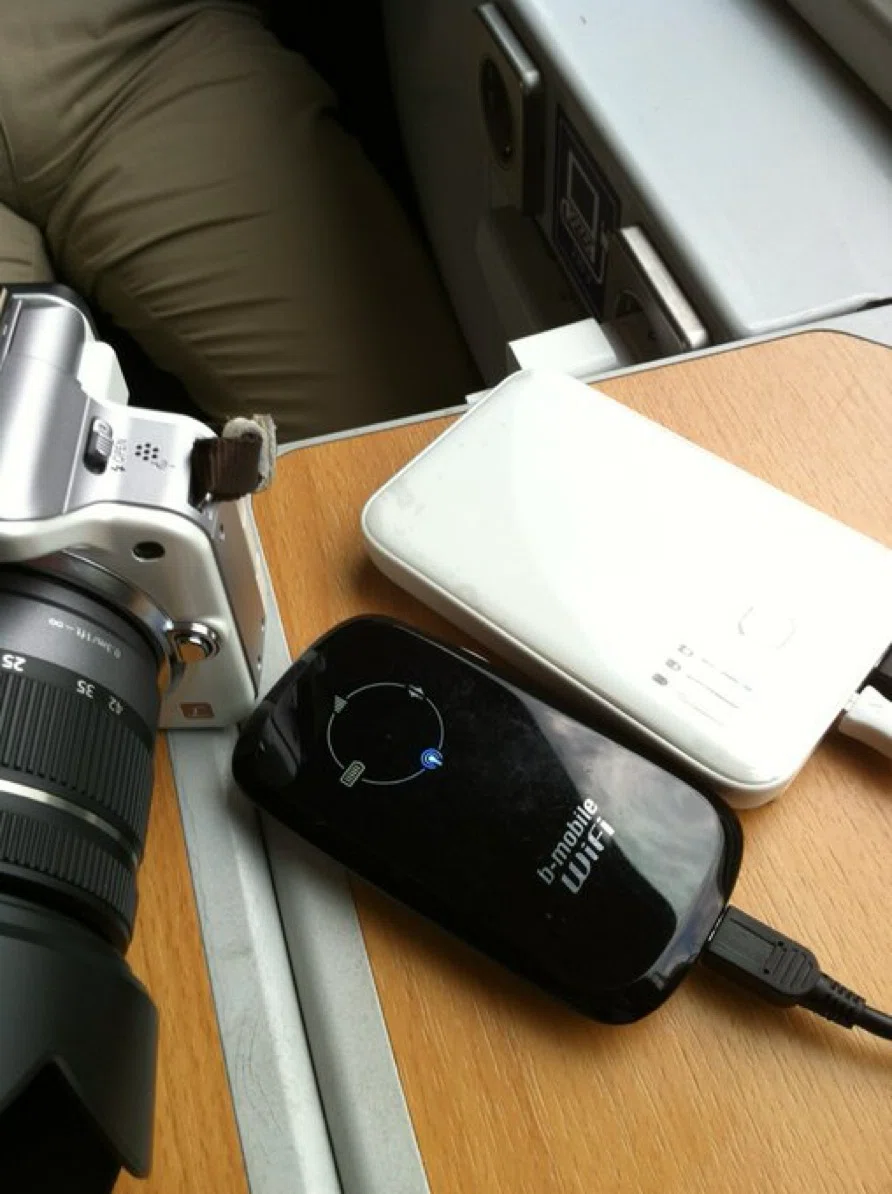 [Basics] 5 Ways to Connect Your Smartphone to the Internet Abroad and ...