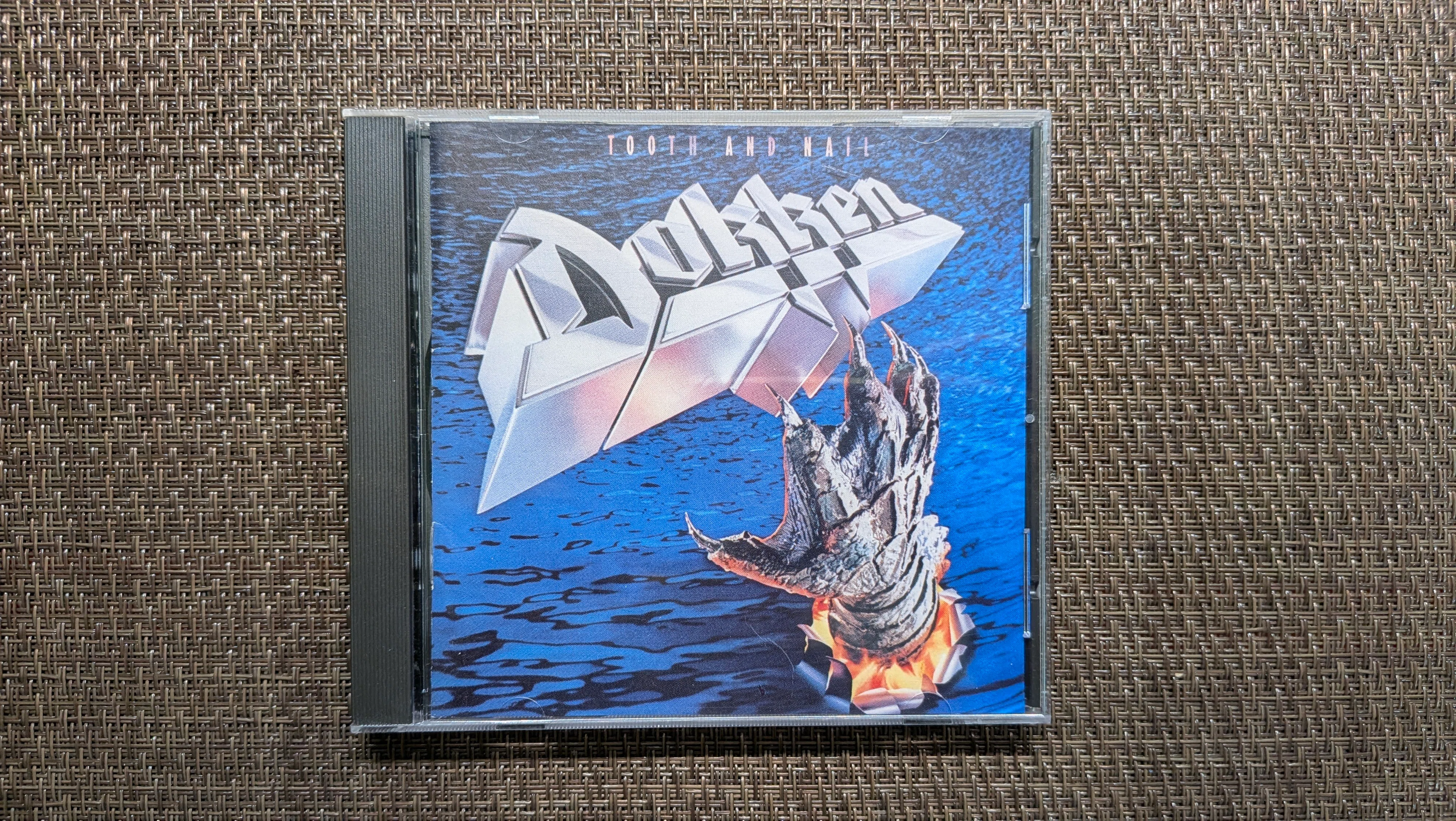 Dokken（ドッケン）