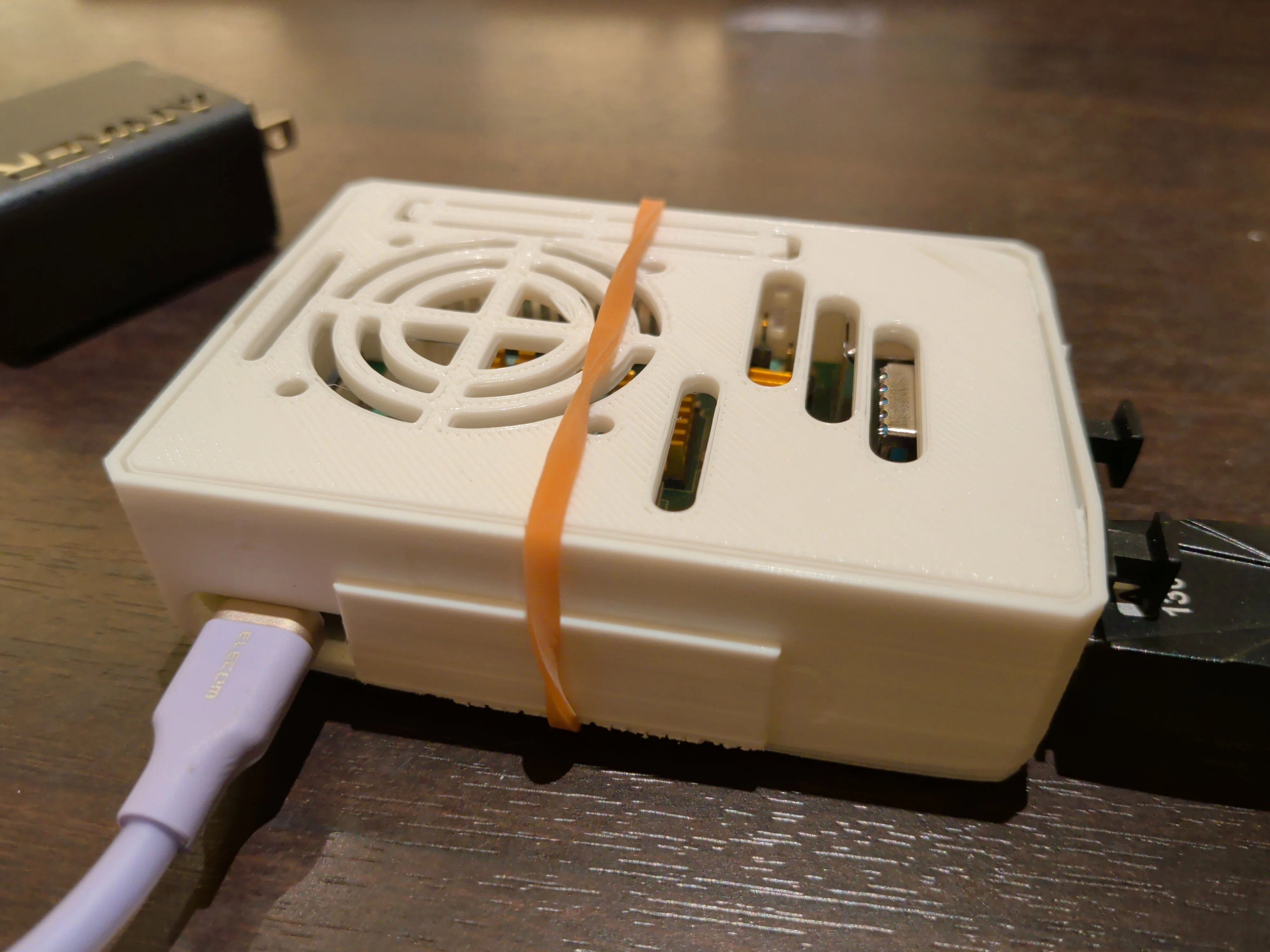 I made a case for my Raspberry Pi travel router｜荒川 仁志 | Hitoshi Arakawa