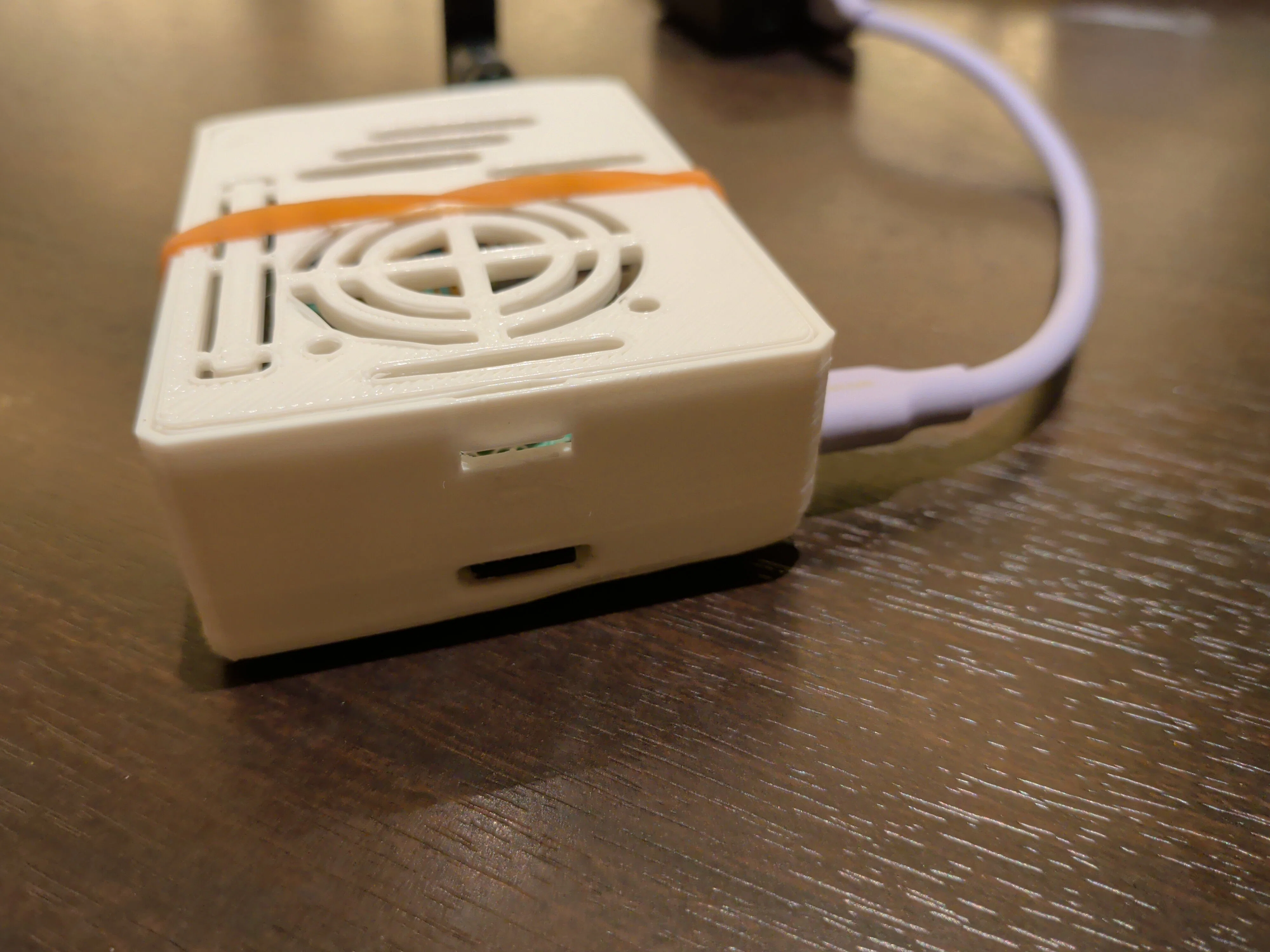 I made a case for my Raspberry Pi travel router｜荒川 仁志 | Hitoshi Arakawa