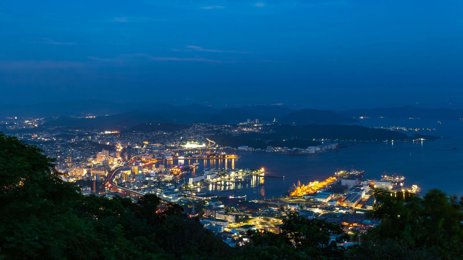 The Night View of Nagasaki City Has Another Face｜負動産のはなし