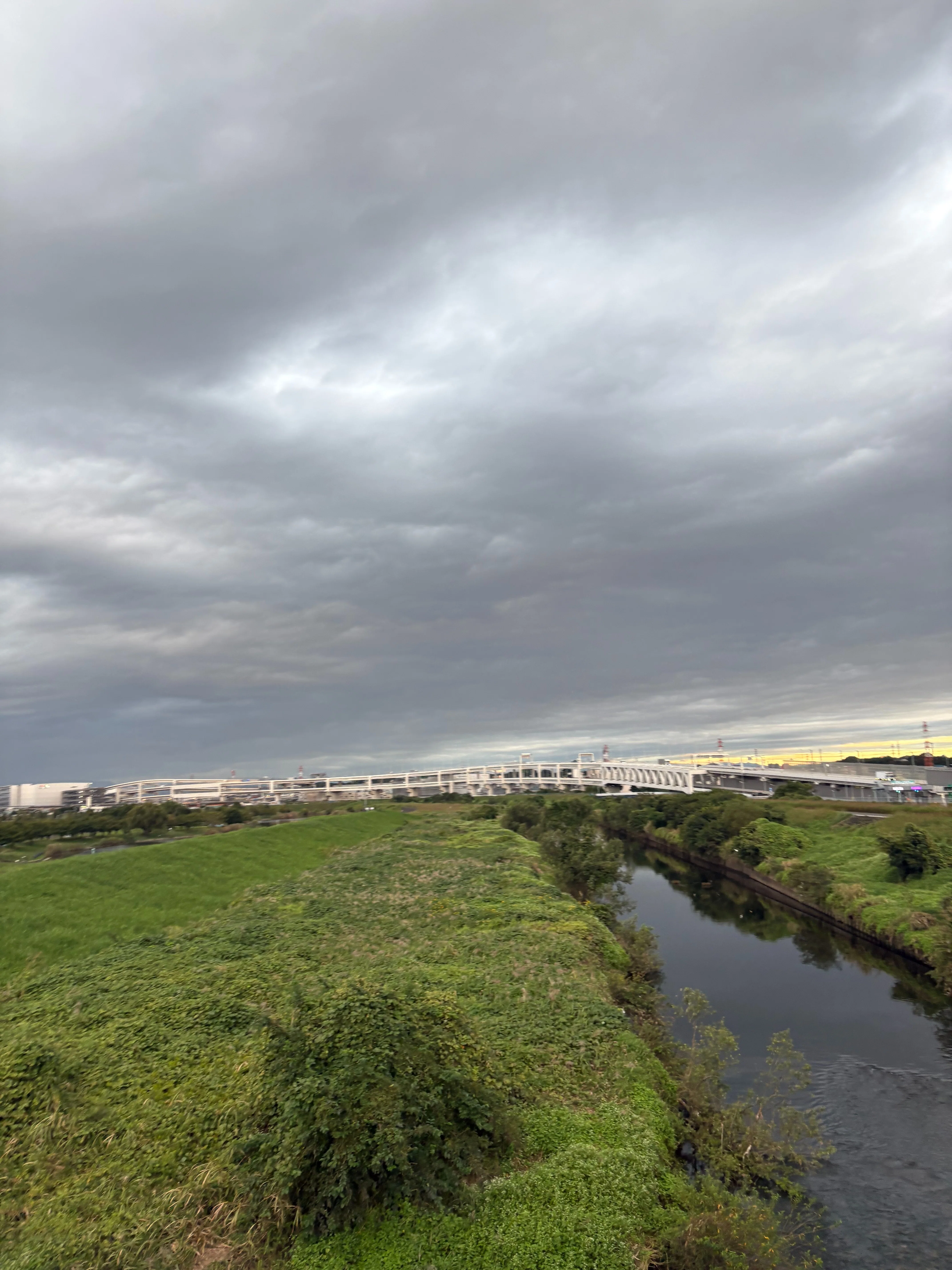 [Morning Routine] 10km morning run. Towards the mystical sky.｜なっつ
