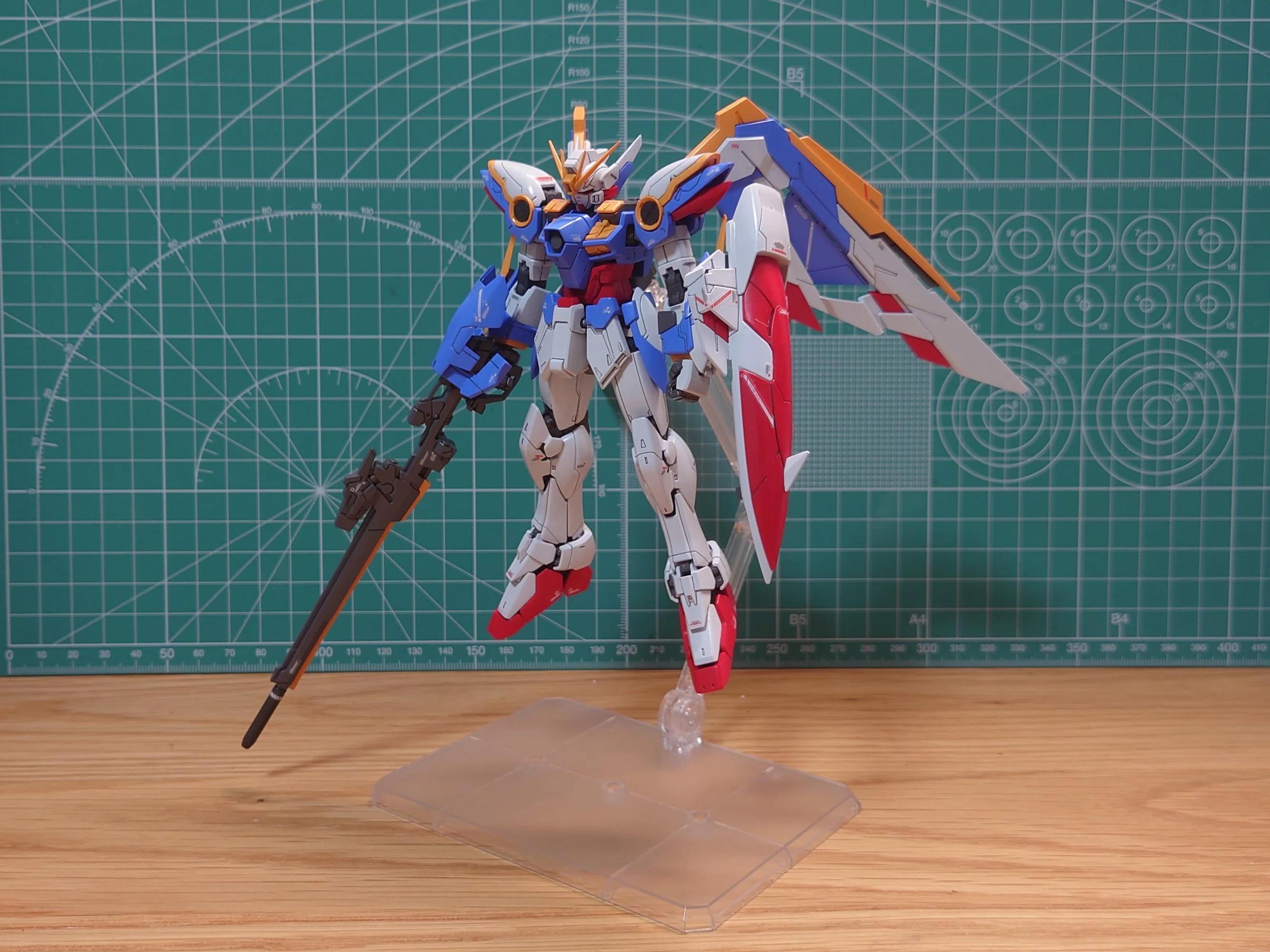 [RG Wing Gundam EW] Building my first RG with brush painting. A ...