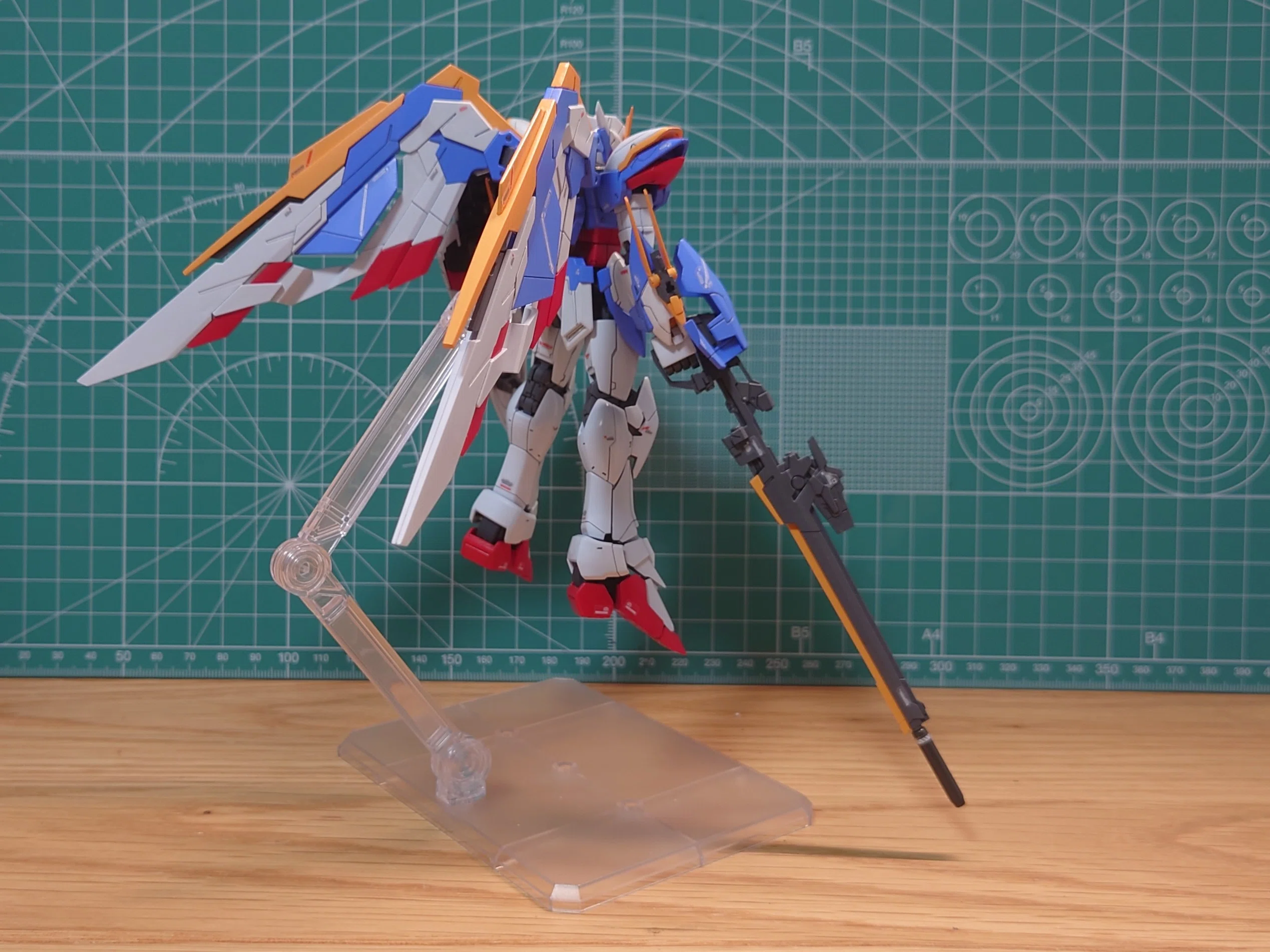 [RG Wing Gundam EW] Building my first RG with brush painting. A ...