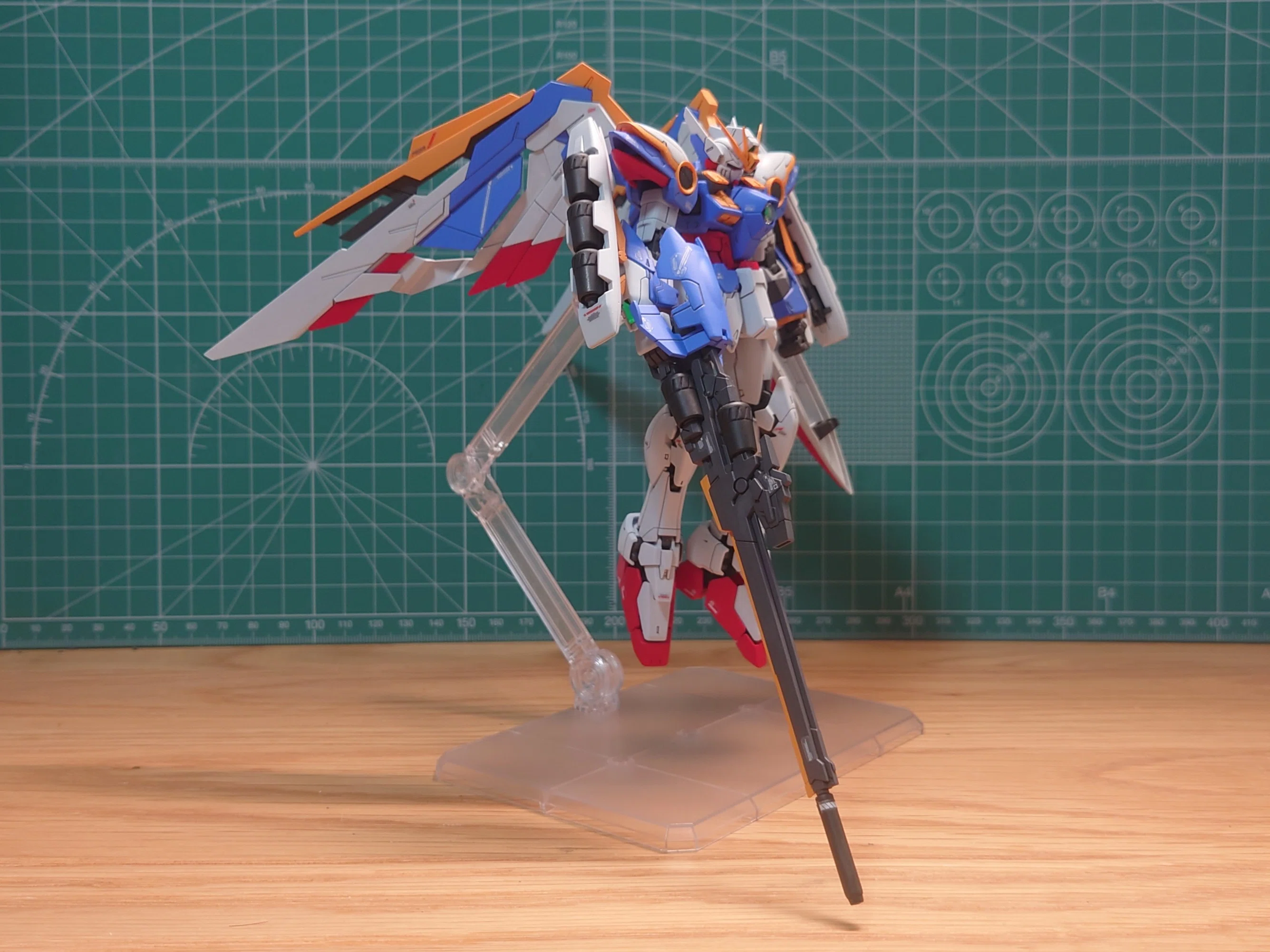 [RG Wing Gundam EW] Building my first RG with brush painting. A ...