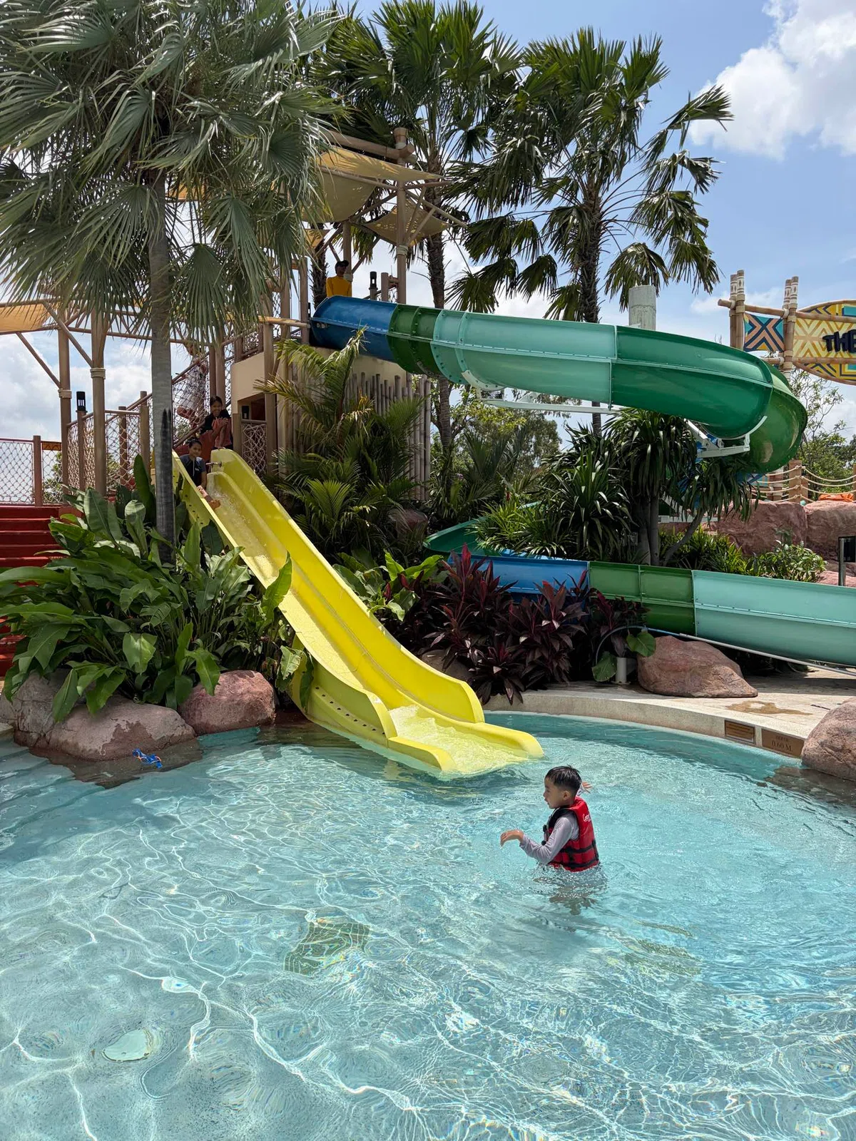 [Pattaya] A pool with big waves for 5,000 yen a night!? A repeat stay ...