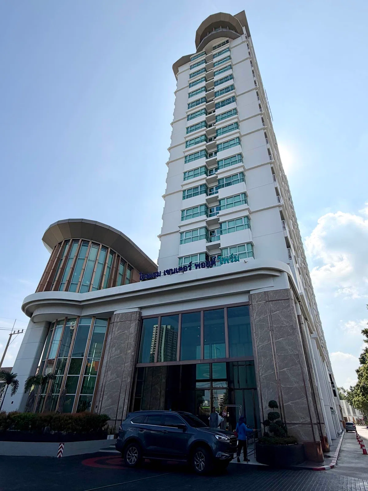 [Pattaya] A pool with big waves for 5,000 yen a night!? A repeat stay ...