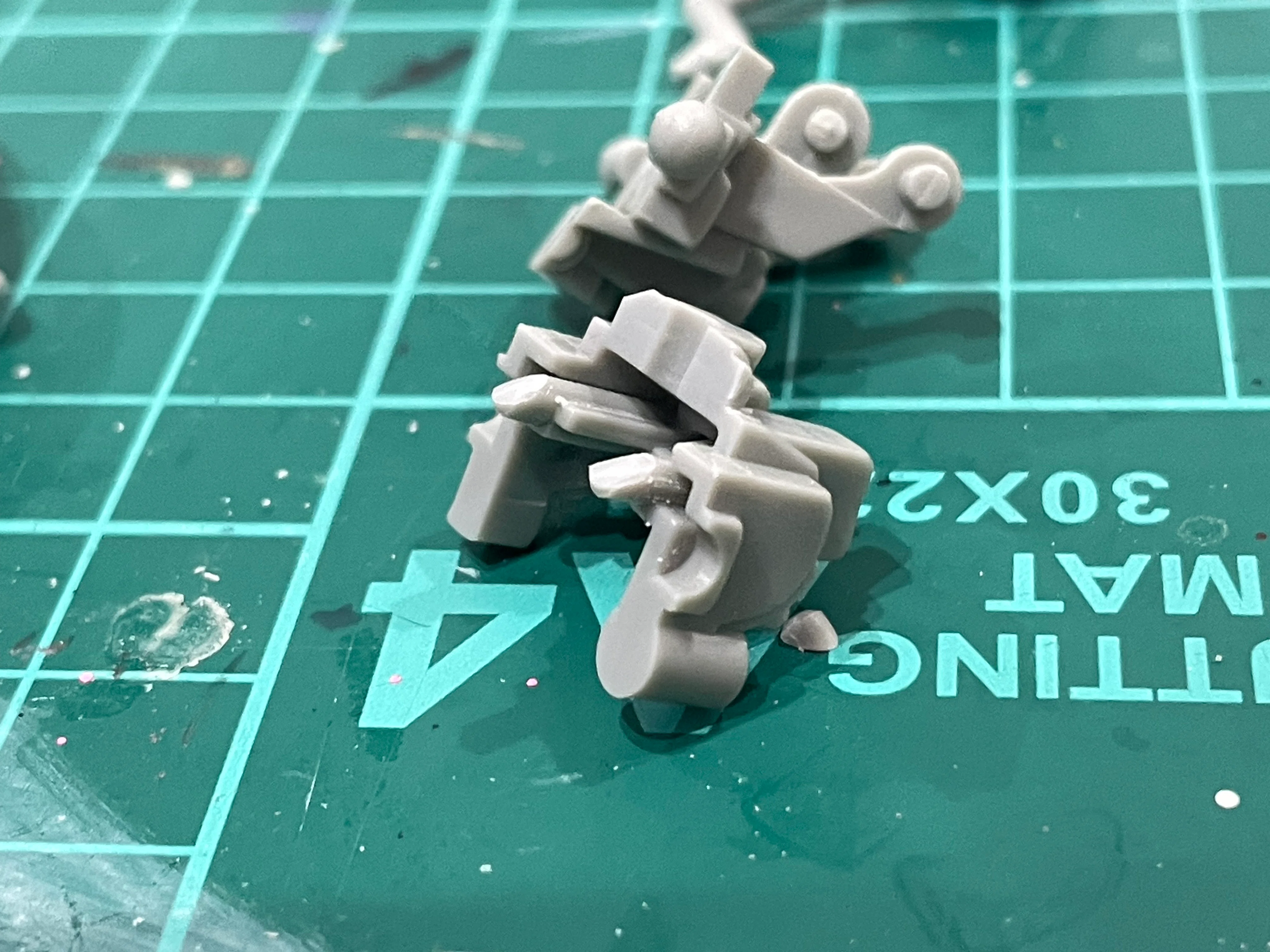 Let's Renovate the Garage! I Made a Small Robot in a Tiny Plastic Model ...