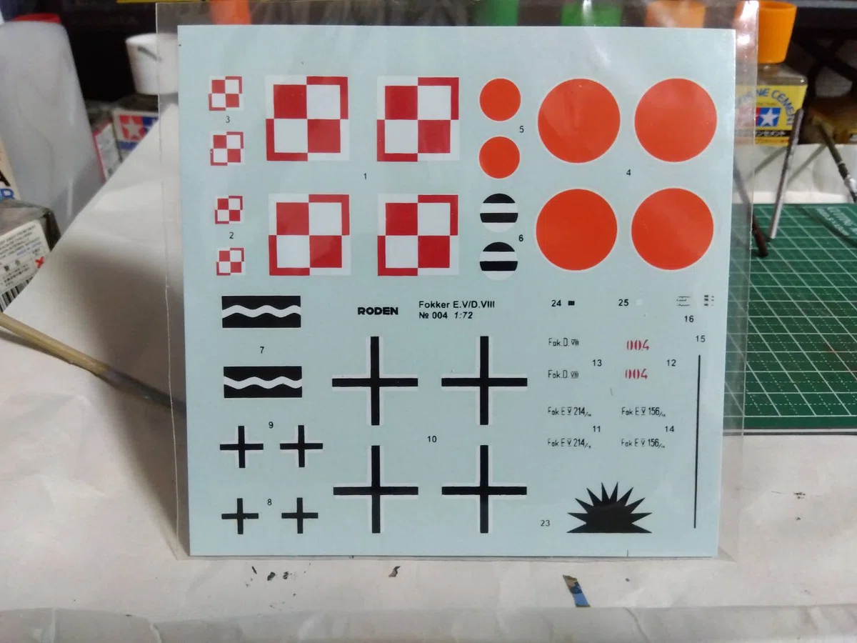 Marine Lt Ranks Fokker E.V/D.VIII (Roden 1/72) #7 - Applying Decals Part 2|はりす筆塗りぷらも