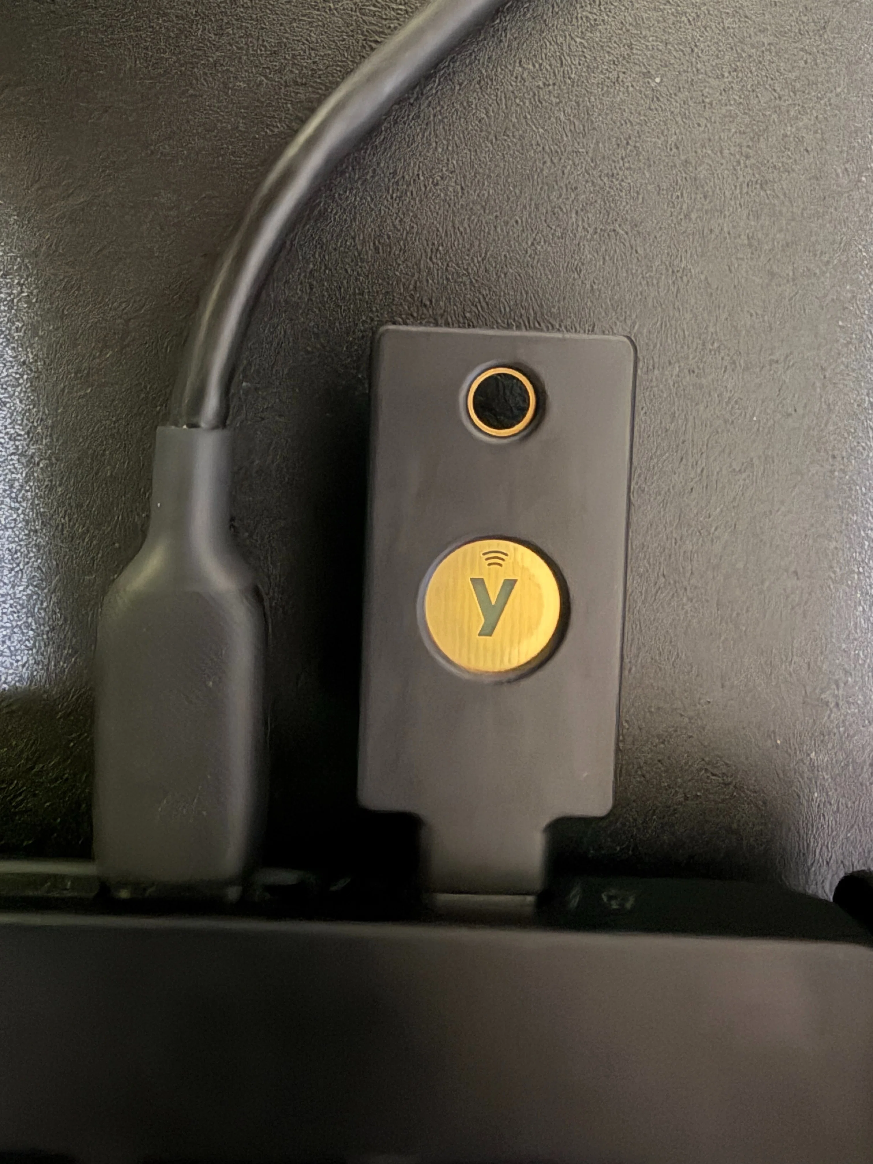 Worried about the surge in unauthorized access, I bought a security key ...
