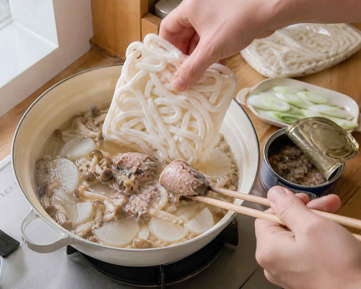 [Lunch | Oct 9 (Fri)] Japanese-style Udon with Canned Mackerel and ...