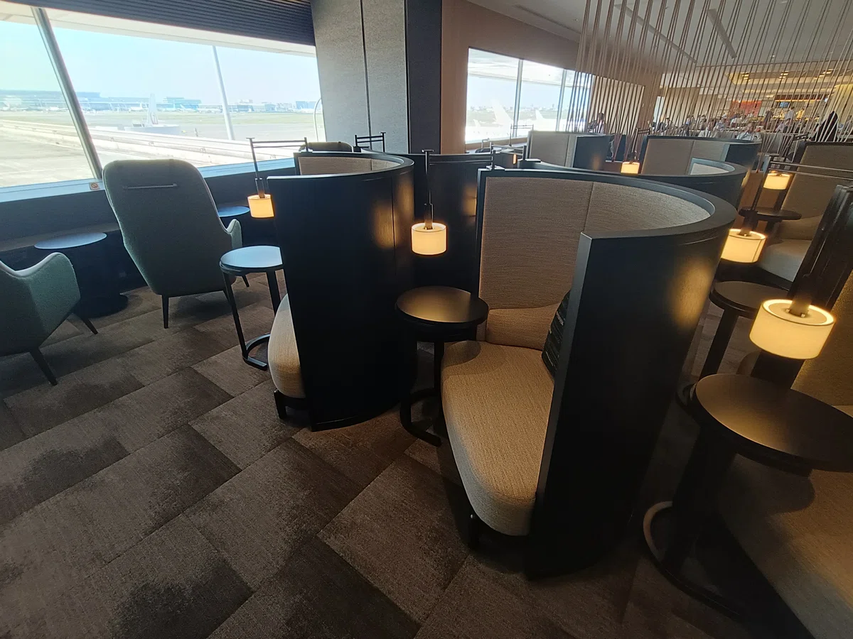 Haneda Airport First Class Lounge｜とある”これあらた”の営業マン