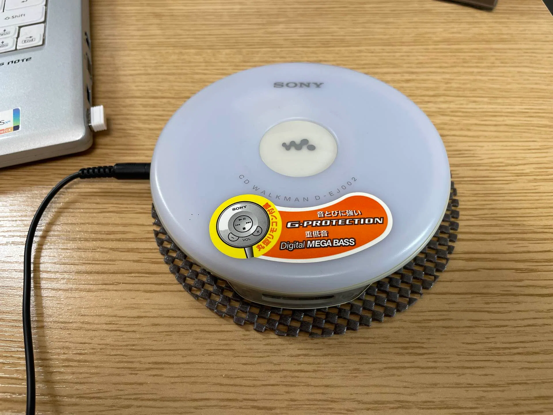 SONY D-EJ002】ポータブルCDプレーヤーの音質アップに100円の