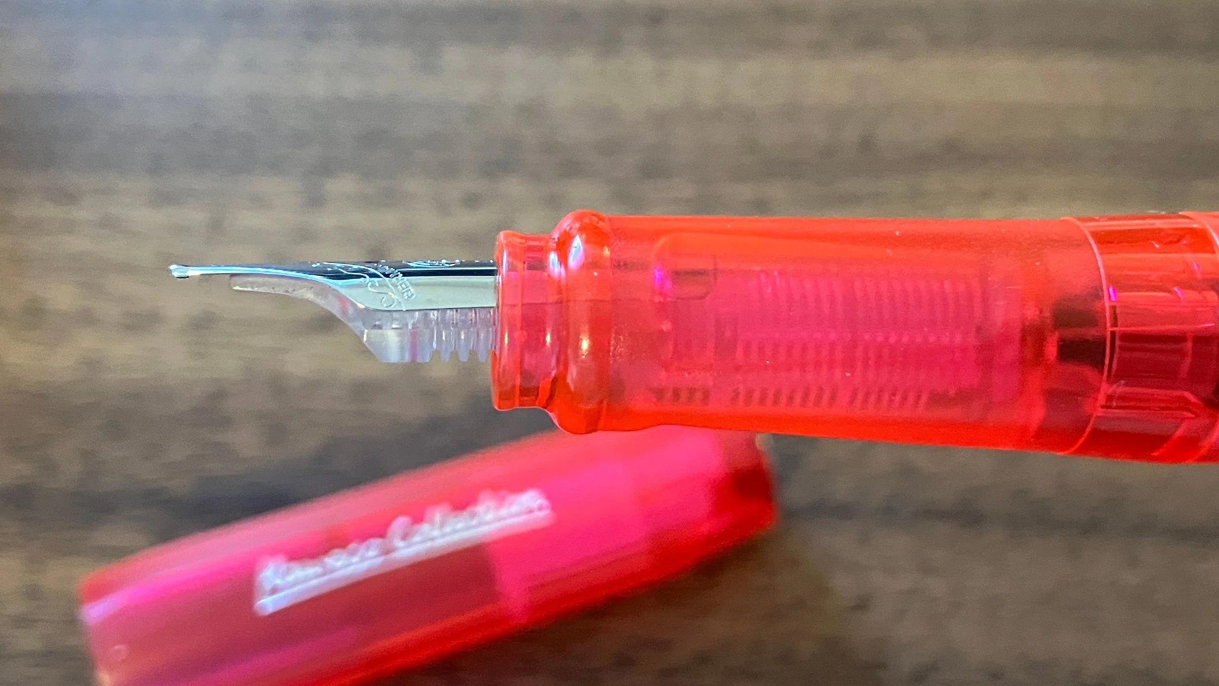 Please look at this beautiful fountain pen: Kaweco Perkeo Infrared｜祐季