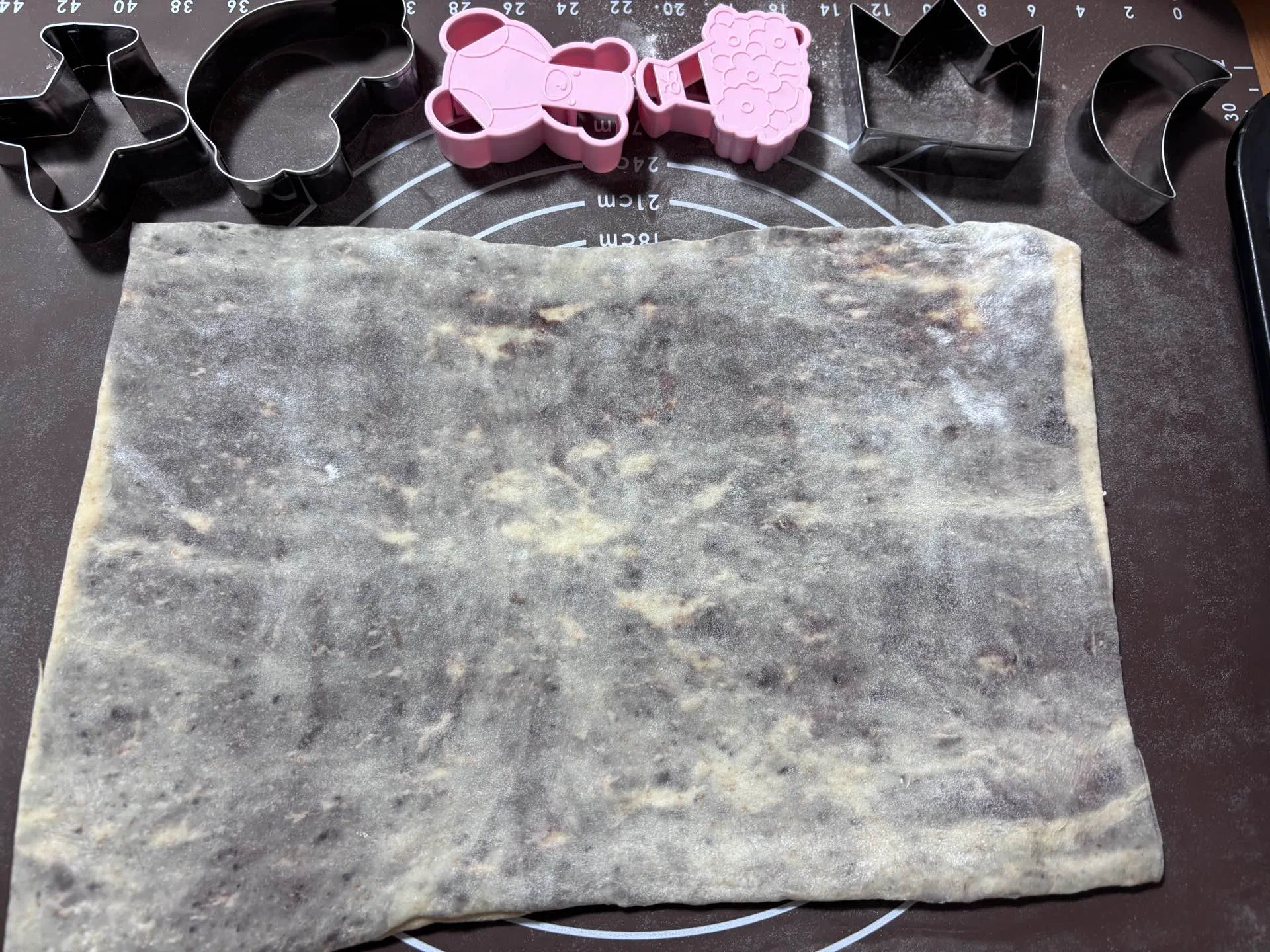 Baking Cut-Out Bread with a 5-Year-Old!｜mochicoro-sweet