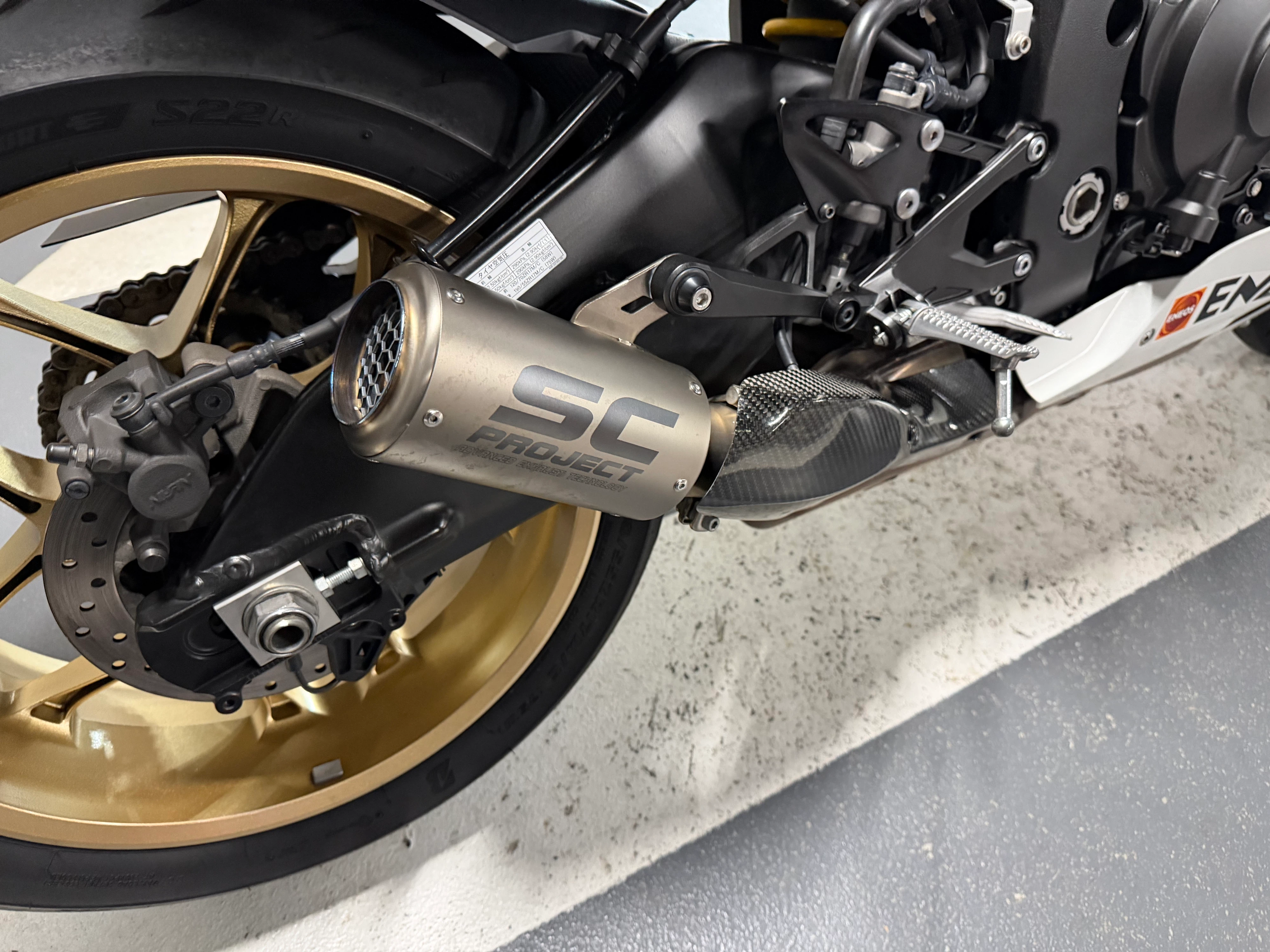 Sc Project Exhaust For R1 【YAMAHA YZF-R1】Professional Bike Wash Techniques to Highlight the ...