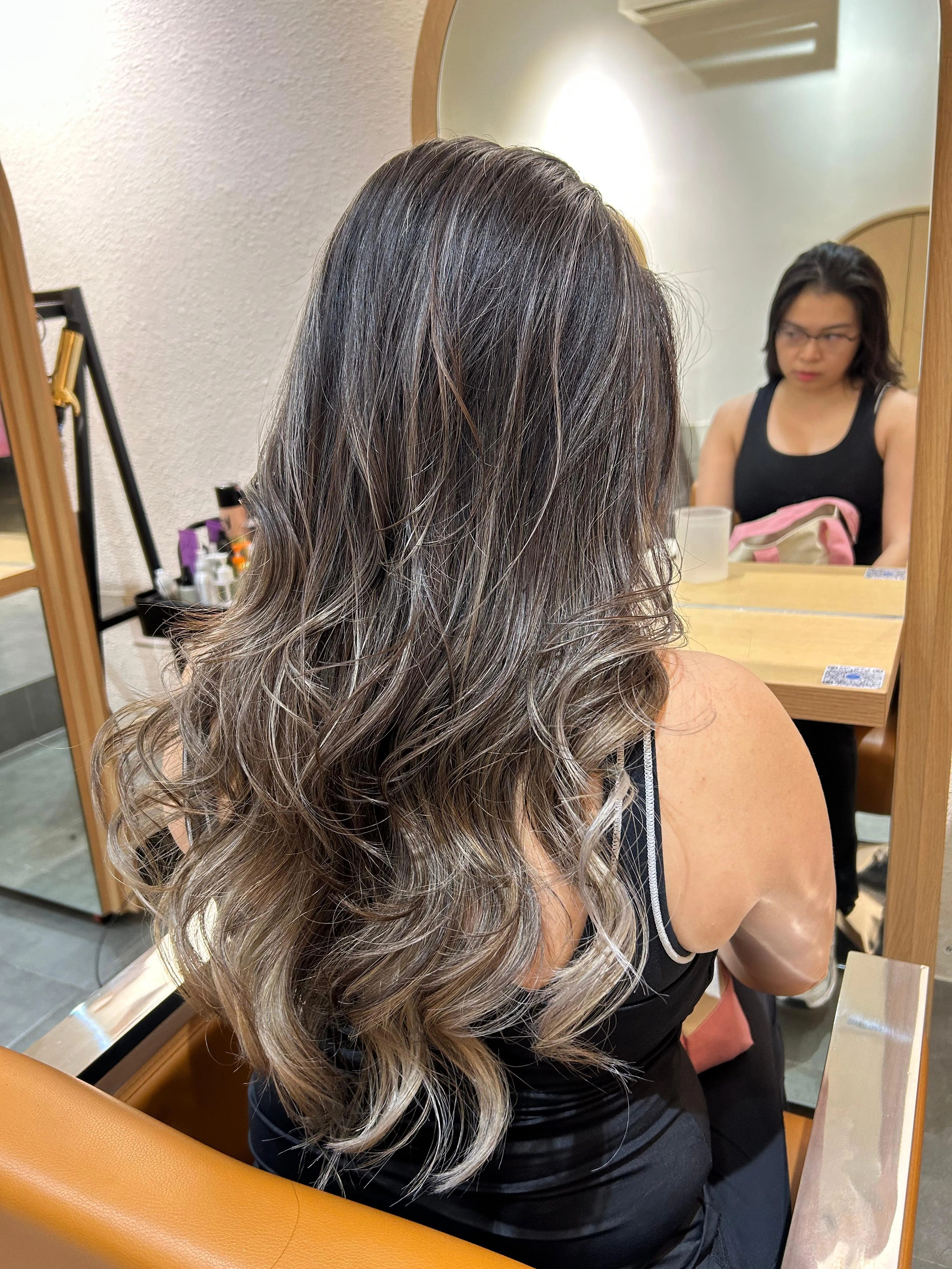 What are Natural Highlights? A sophisticated hair color design that ...