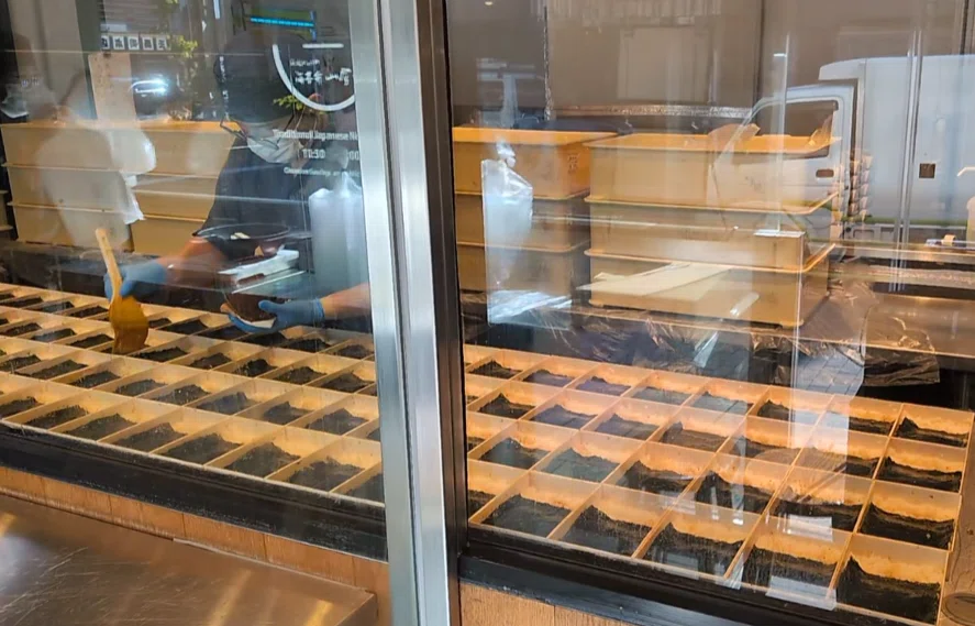 The High-End Nori-Bento Showdown: Tsukiji Bento is Cheaper and Tastier ...
